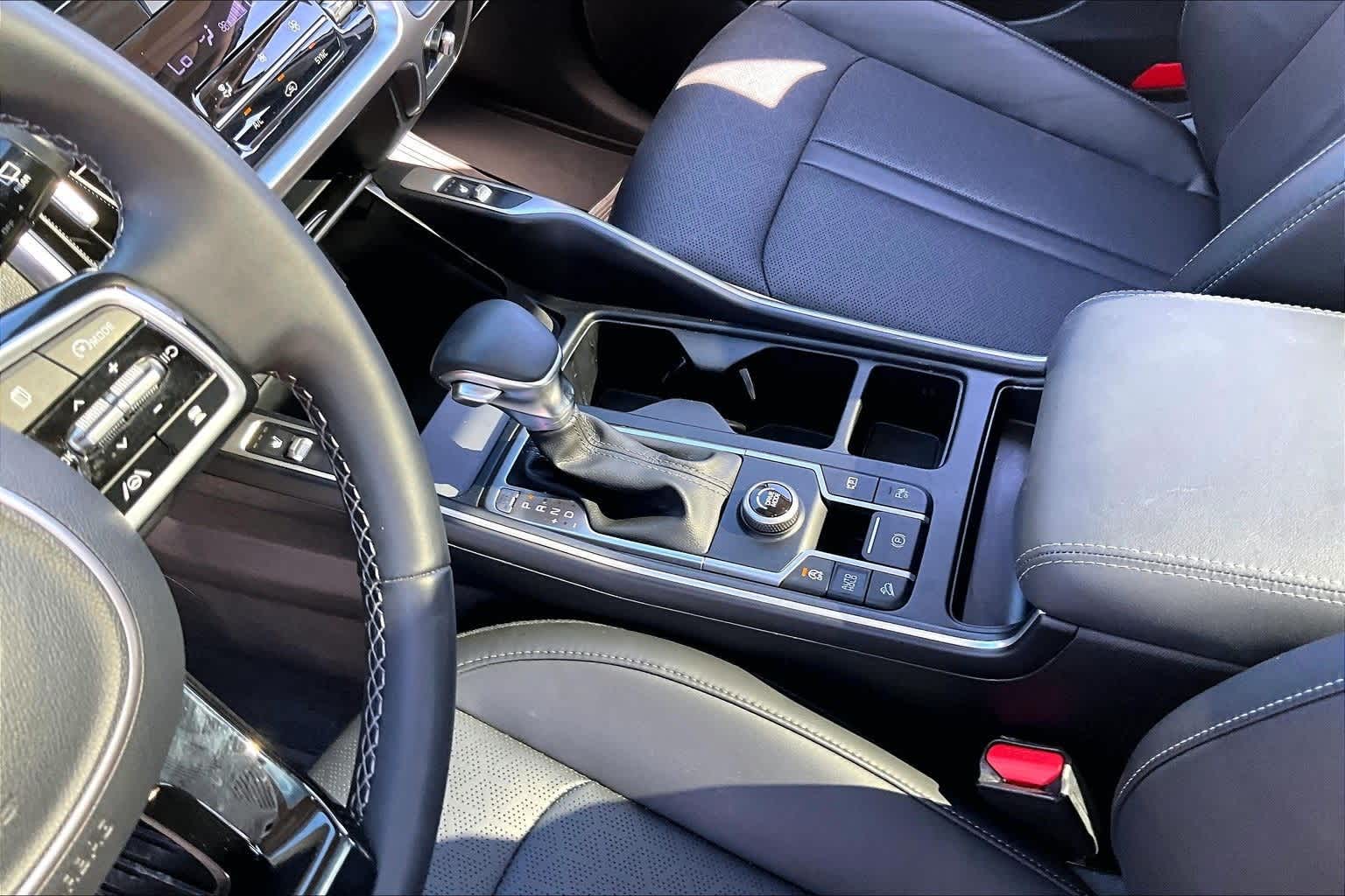 Thumbnail: 2023 Kia Sorento - 13