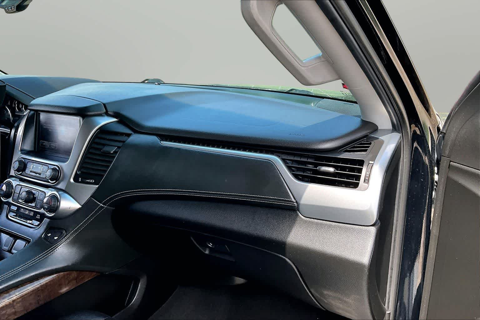 Thumbnail: 2019 Chevrolet Tahoe - 14