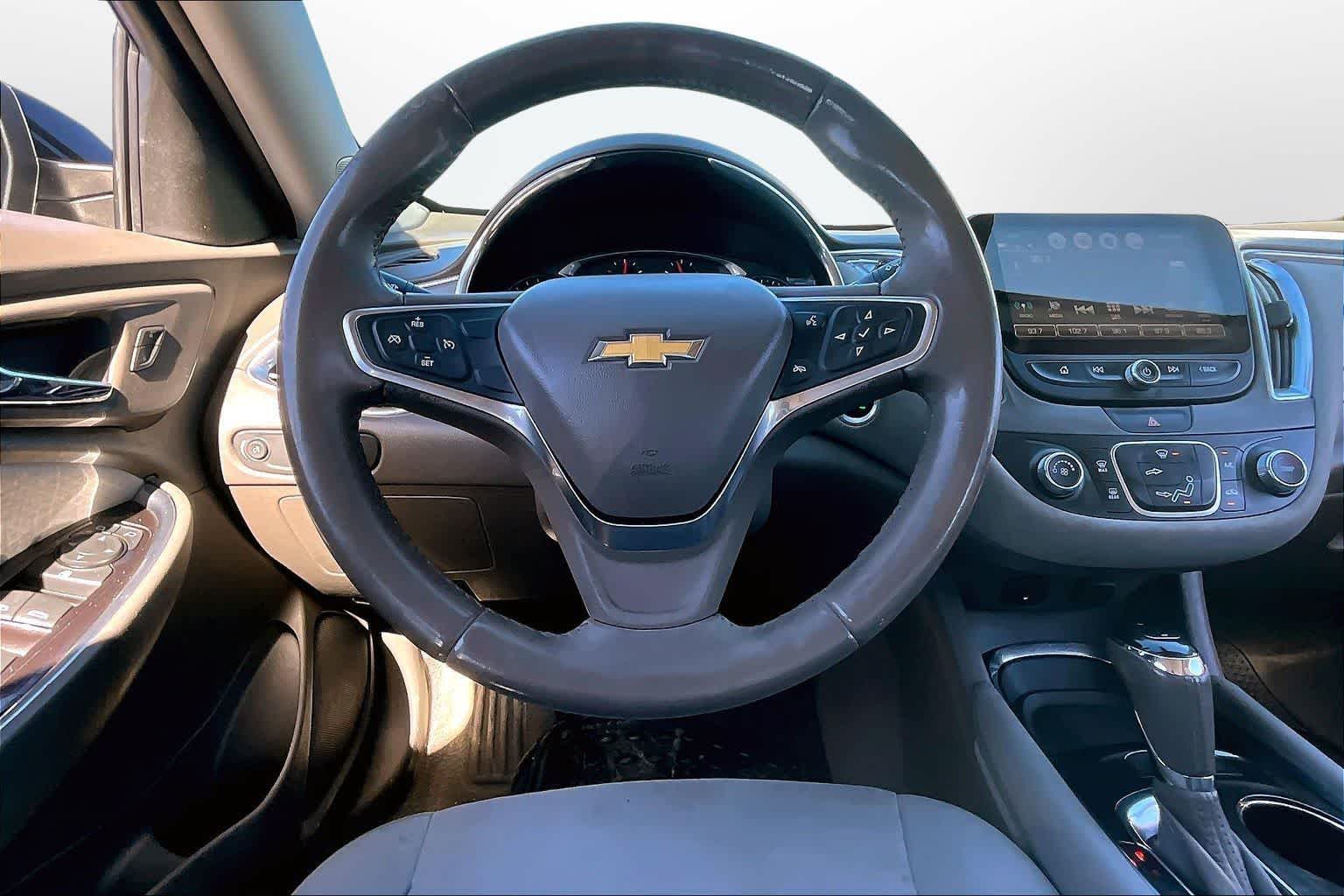 Thumbnail: 2018 Chevrolet Malibu - 5