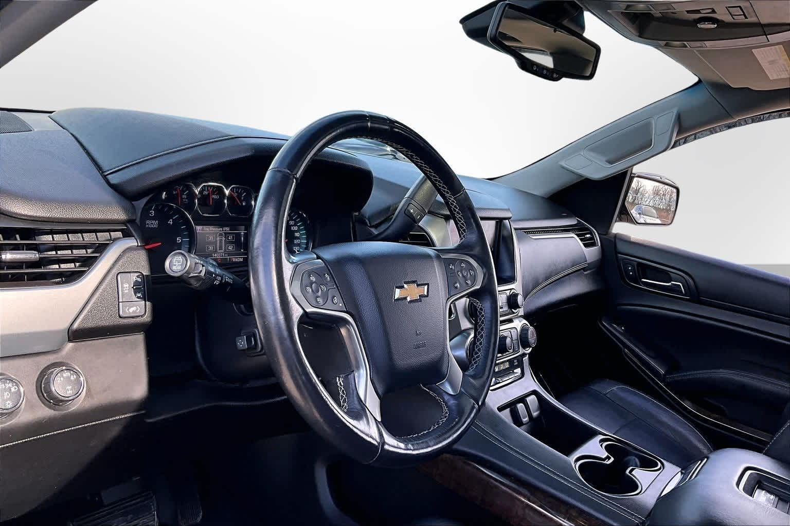 Thumbnail: 2016 Chevrolet Suburban - 12