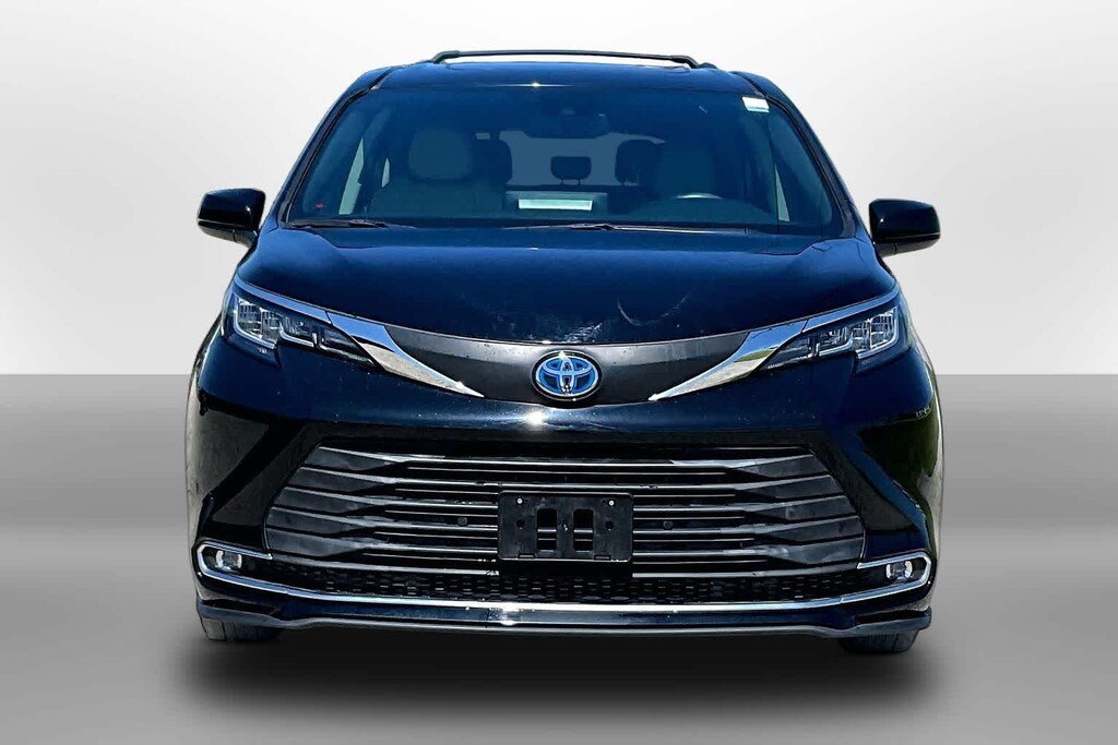 Used 2022 Toyota Sienna XLE 8 Passenger Van Passenger Van