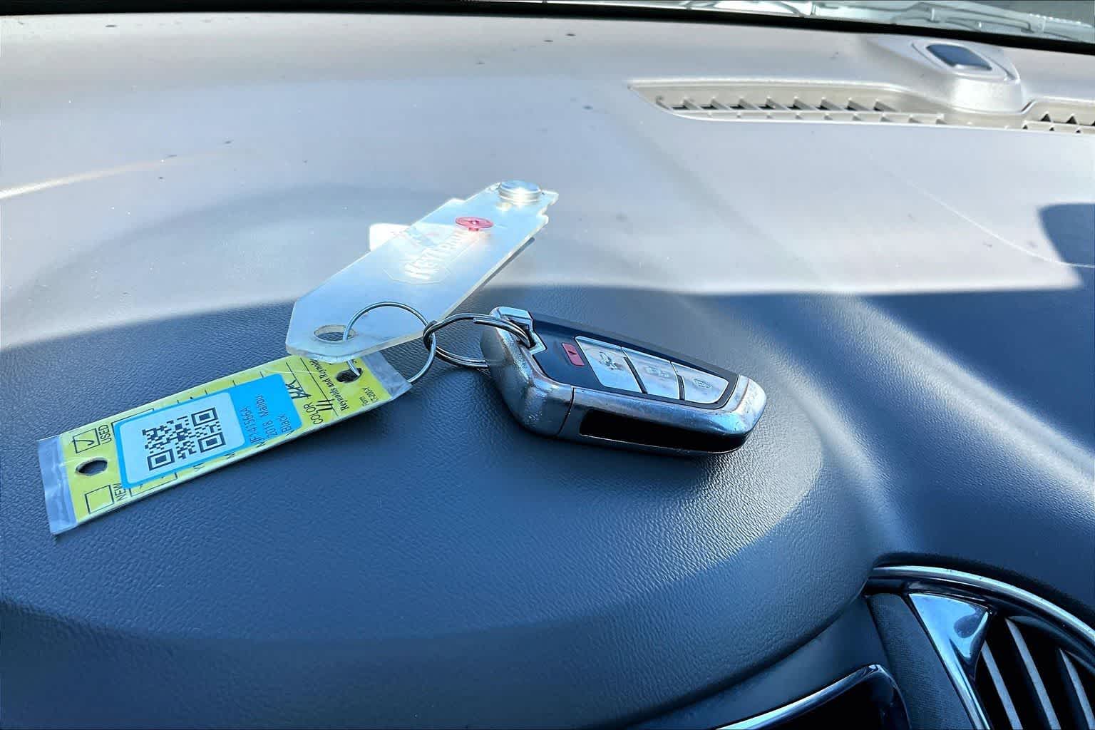 Thumbnail: 2018 Chevrolet Malibu - 9