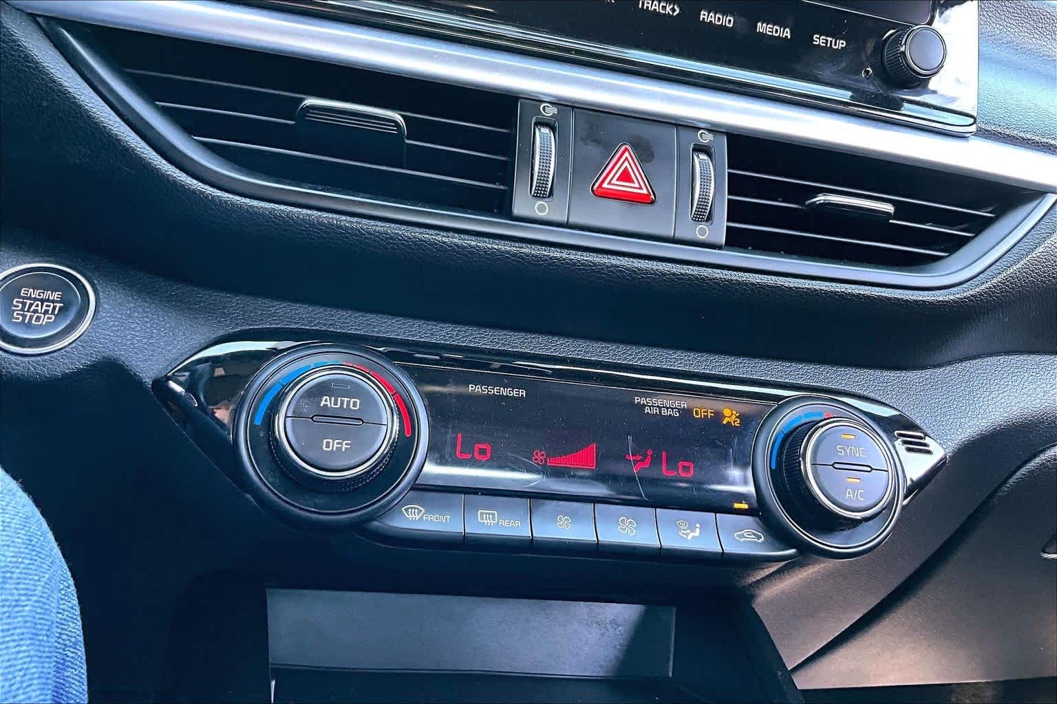 Thumbnail: 2023 Kia Forte - 22