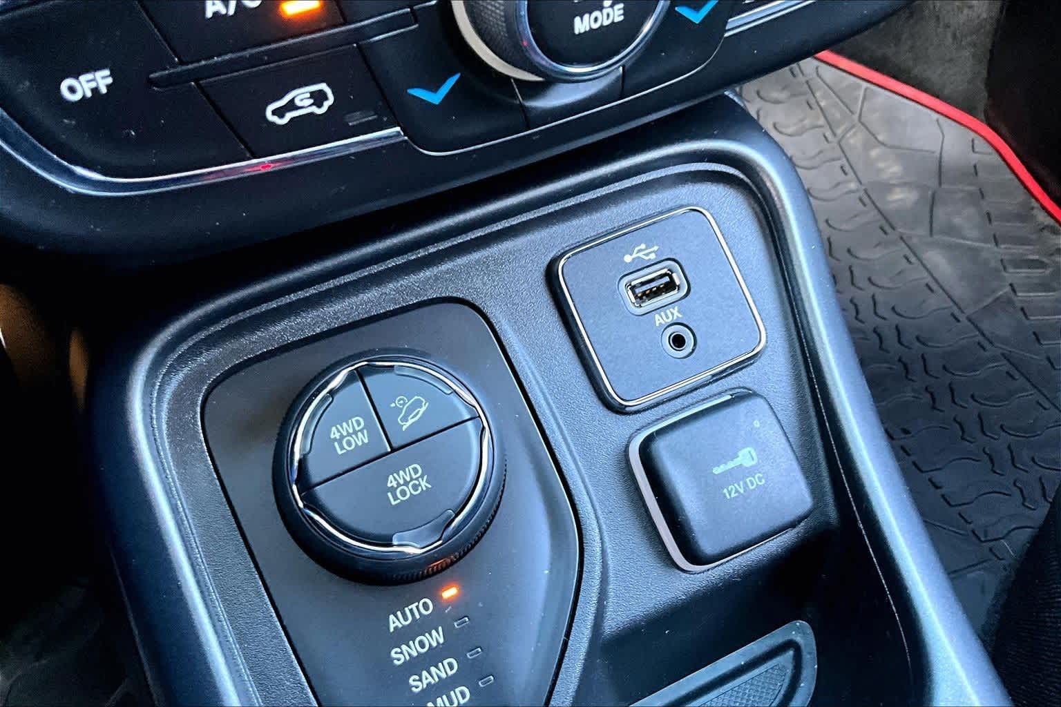 Thumbnail: 2018 Jeep Compass - 20