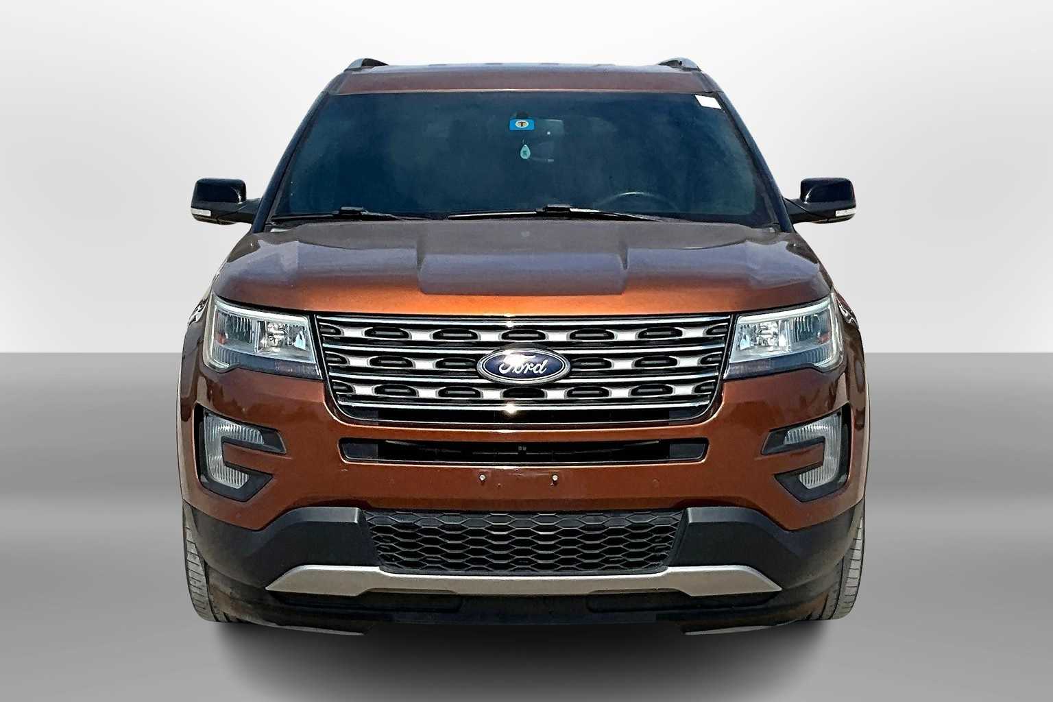 2017 Ford Explorer XLT photo 3