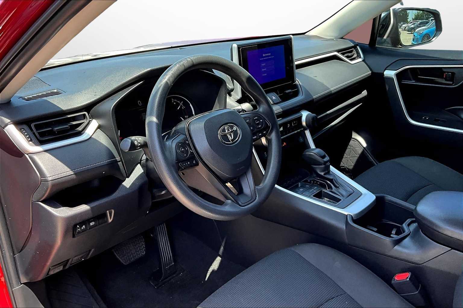 Thumbnail: 2024 Toyota RAV4 - 12