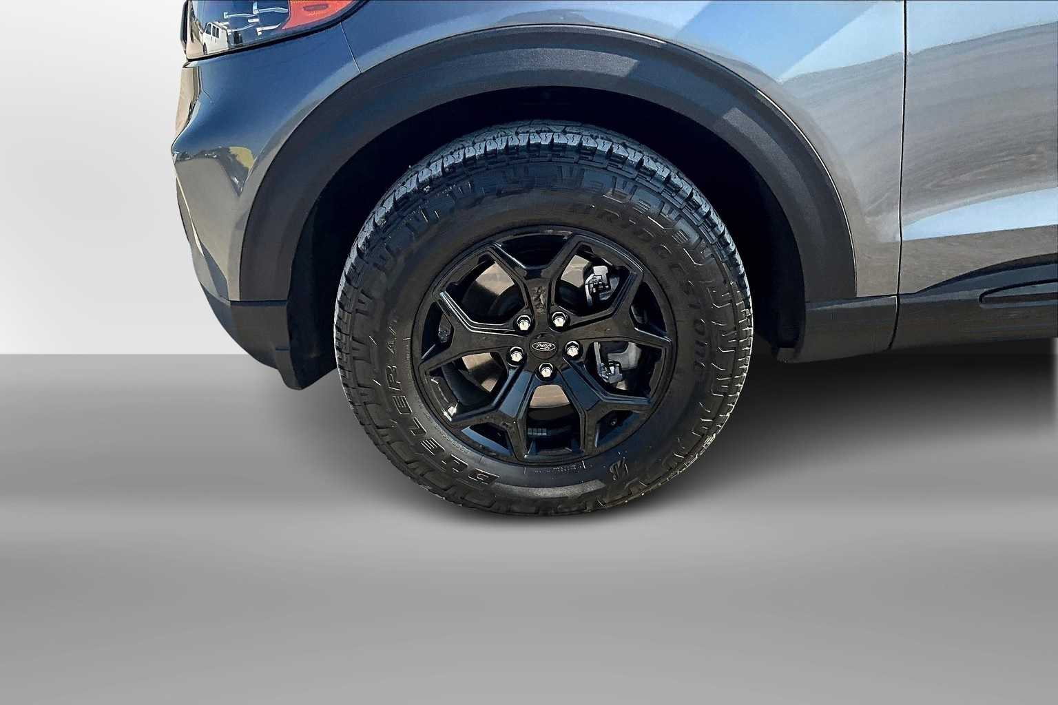 Thumbnail: 2023 Ford Explorer - 8