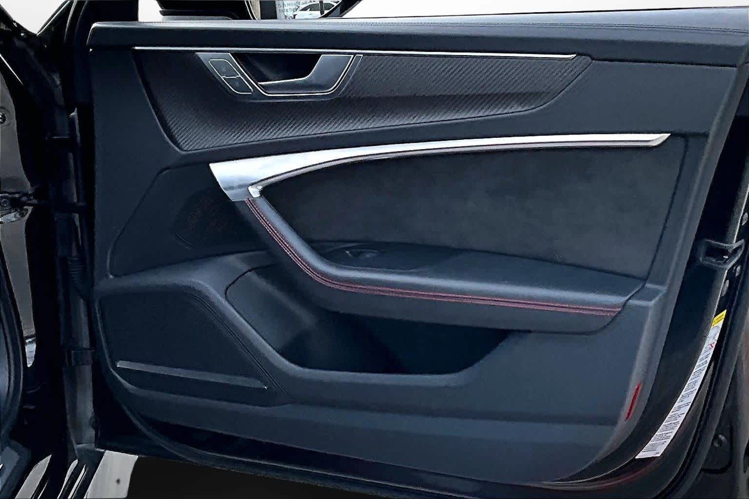 Thumbnail: 2021 Audi RS 6 - 18