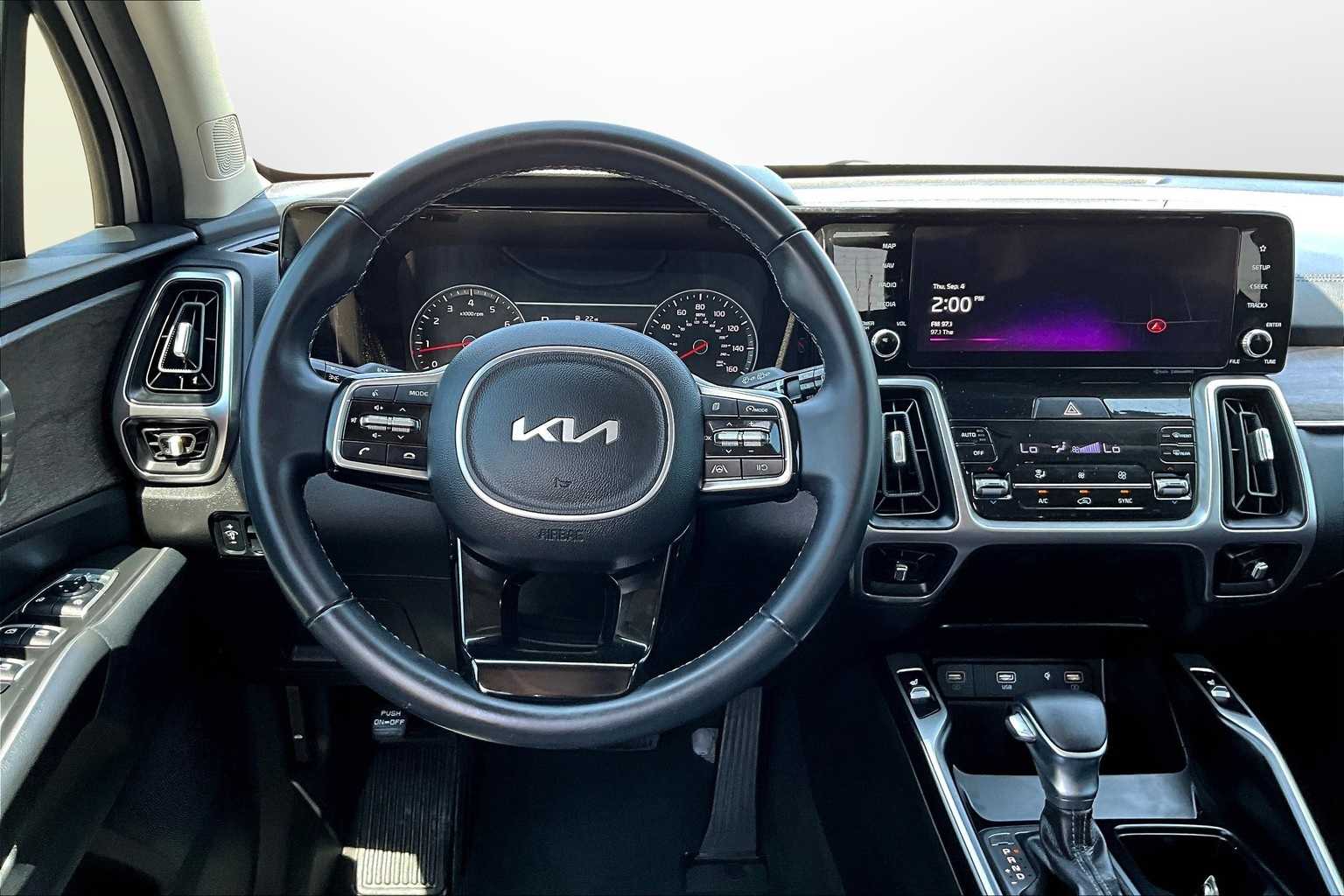 Thumbnail: 2023 Kia Sorento - 5
