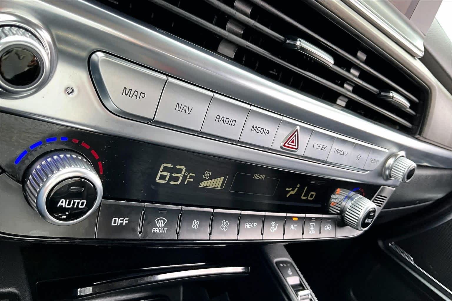 Thumbnail: 2022 Kia Telluride - 23