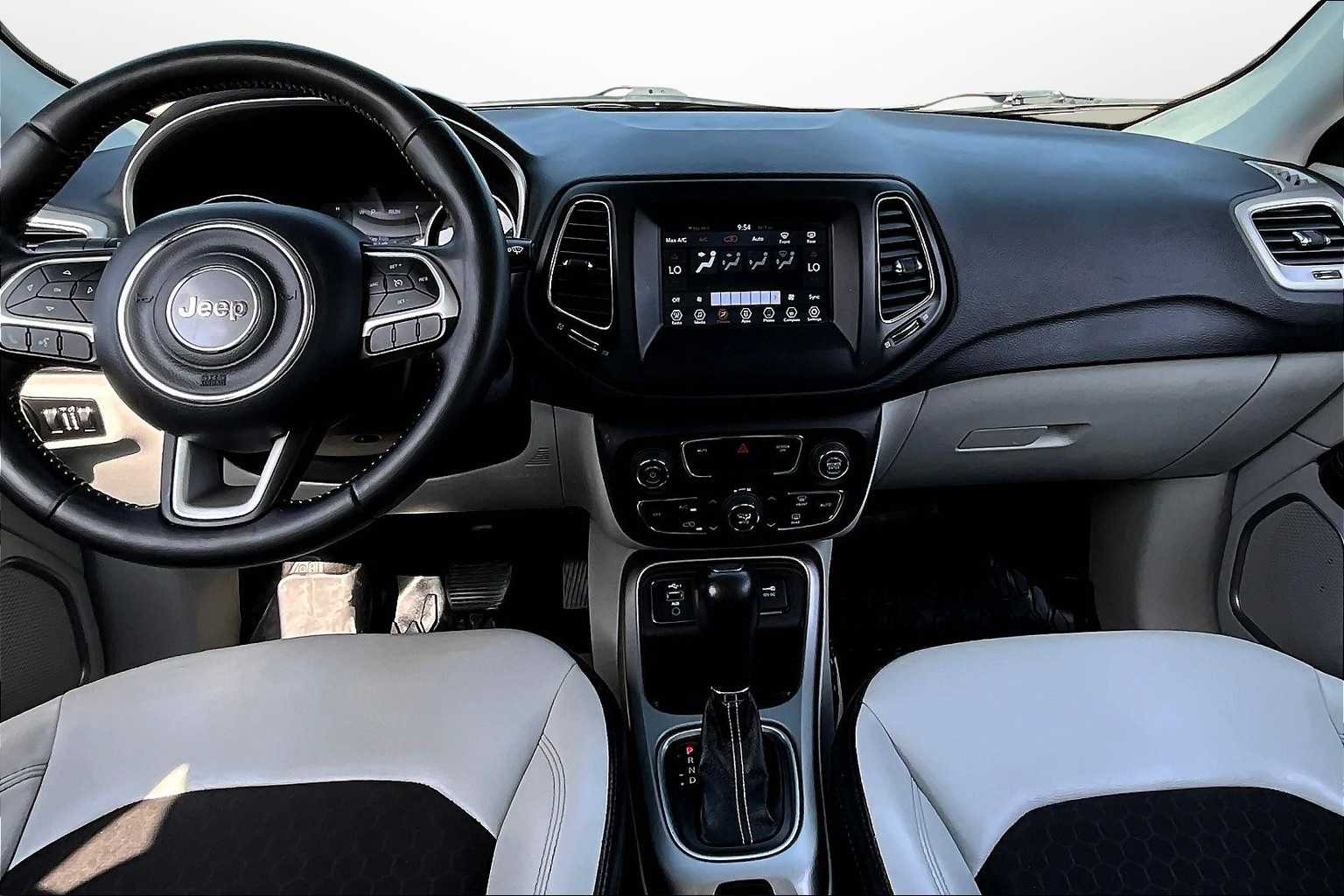 Thumbnail: 2020 Jeep Compass - 14