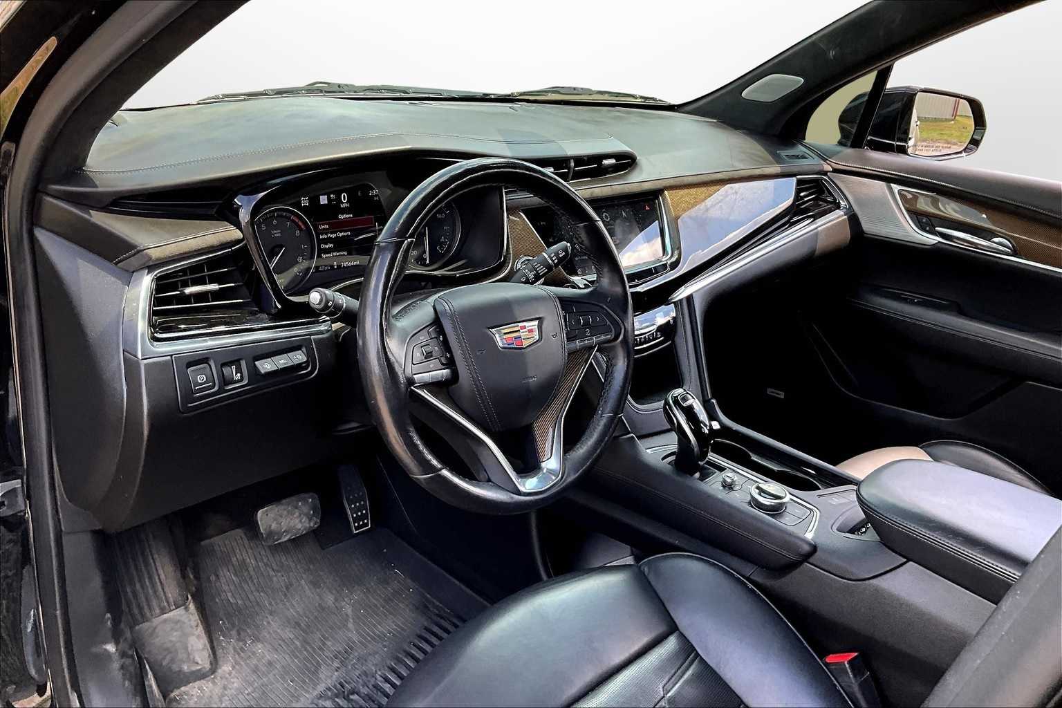 Thumbnail: 2021 Cadillac XT6 - 12