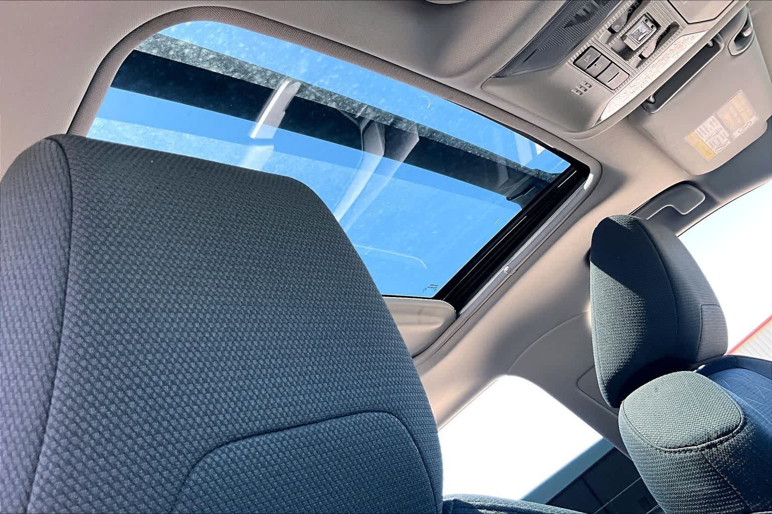 Thumbnail: 2019 Toyota RAV4 - 13