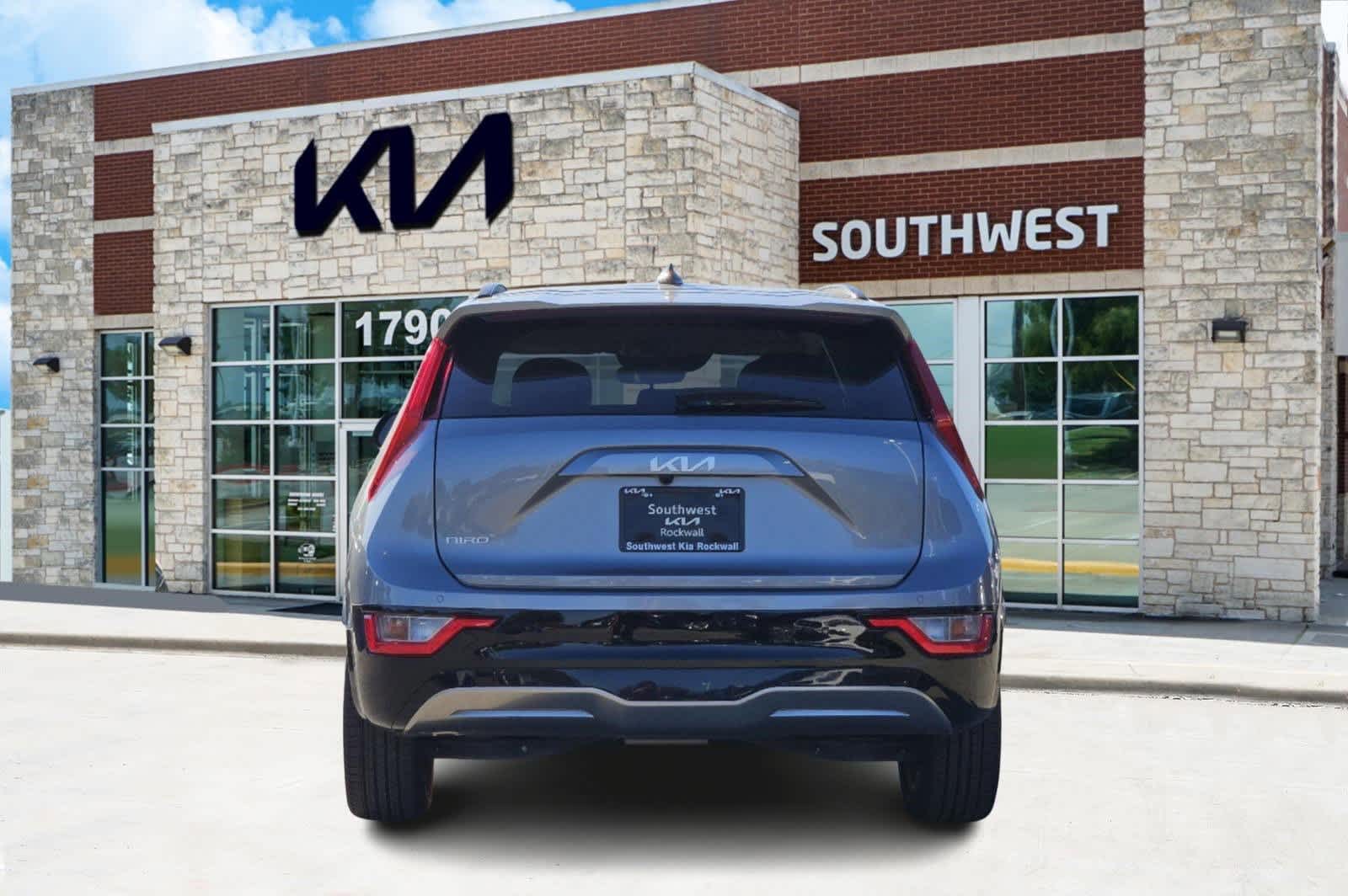 Thumbnail: 2023 Kia Niro - 5