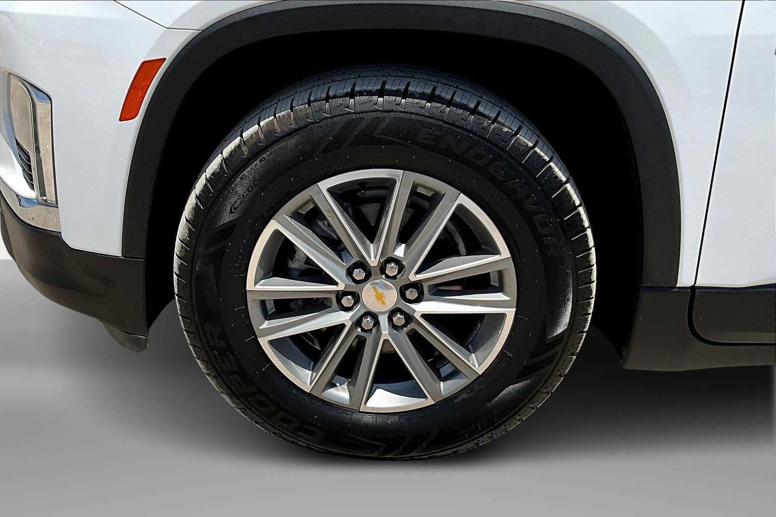 Thumbnail: 2022 Chevrolet Traverse - 8