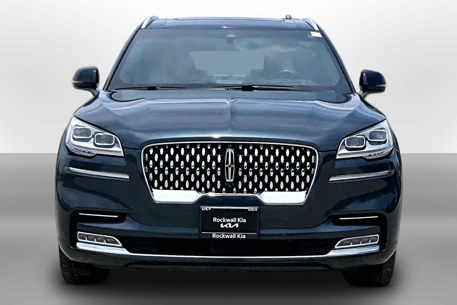 Thumbnail: 2023 Lincoln Aviator - 2