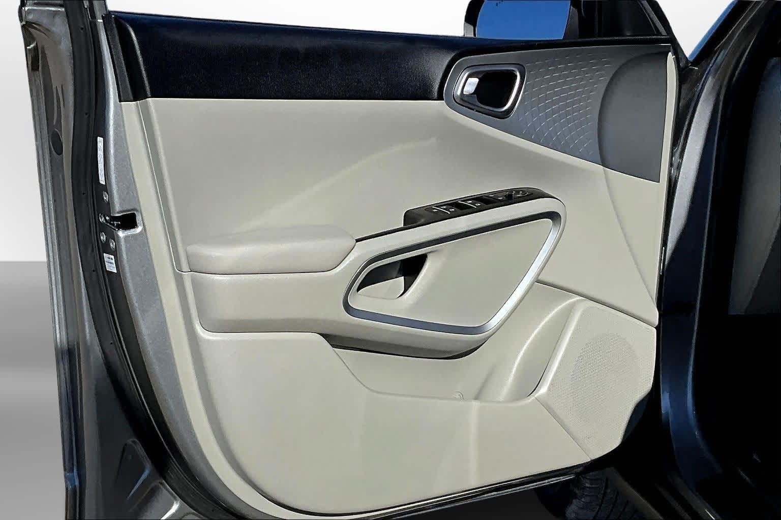 Thumbnail: 2023 Kia Soul - 17