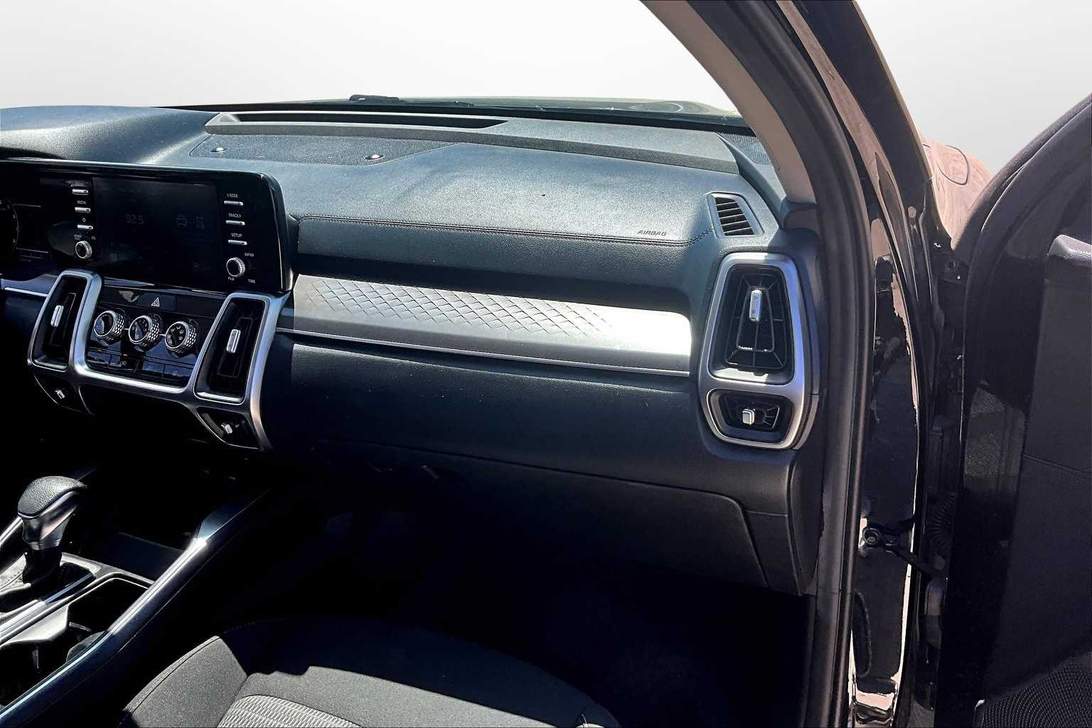 Thumbnail: 2022 Kia Sorento - 14