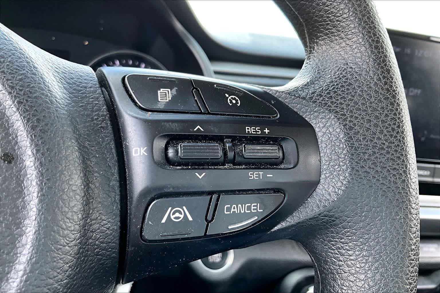 Thumbnail: 2023 Kia Rio - 17