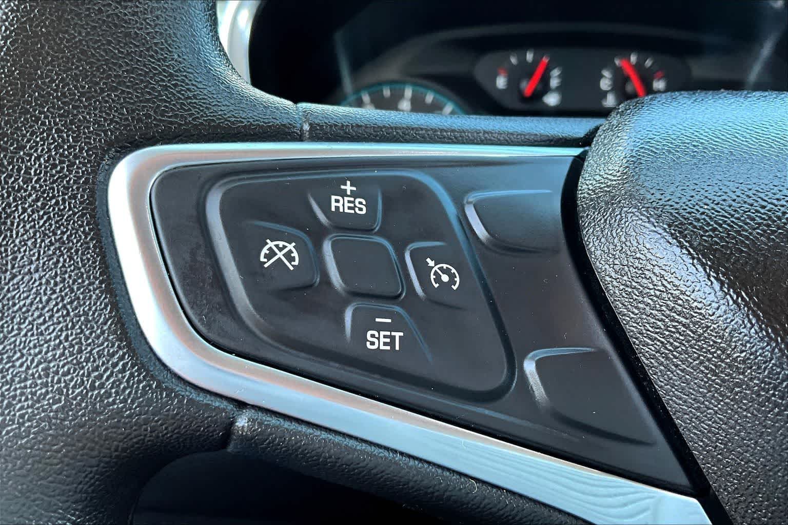 Thumbnail: 2018 Chevrolet Equinox - 17