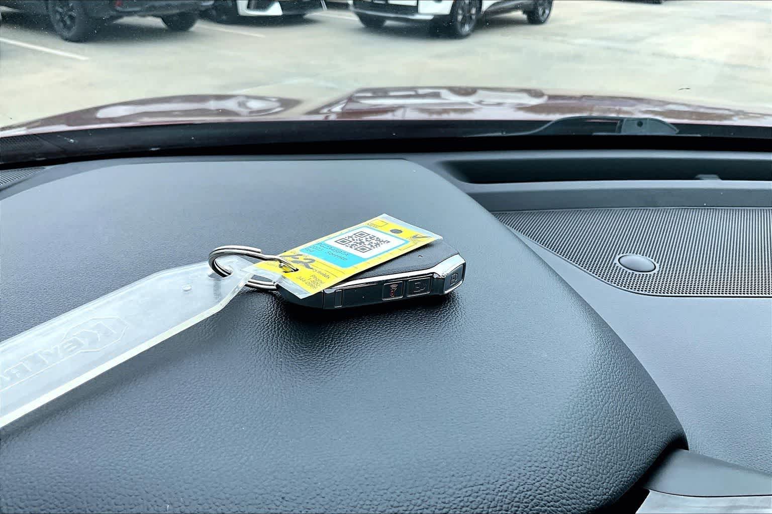 Thumbnail: 2023 Kia Sorento - 9