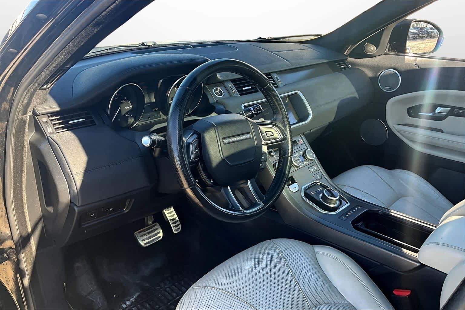 Thumbnail: 2019 Land Rover Range Rover Evoque - 12