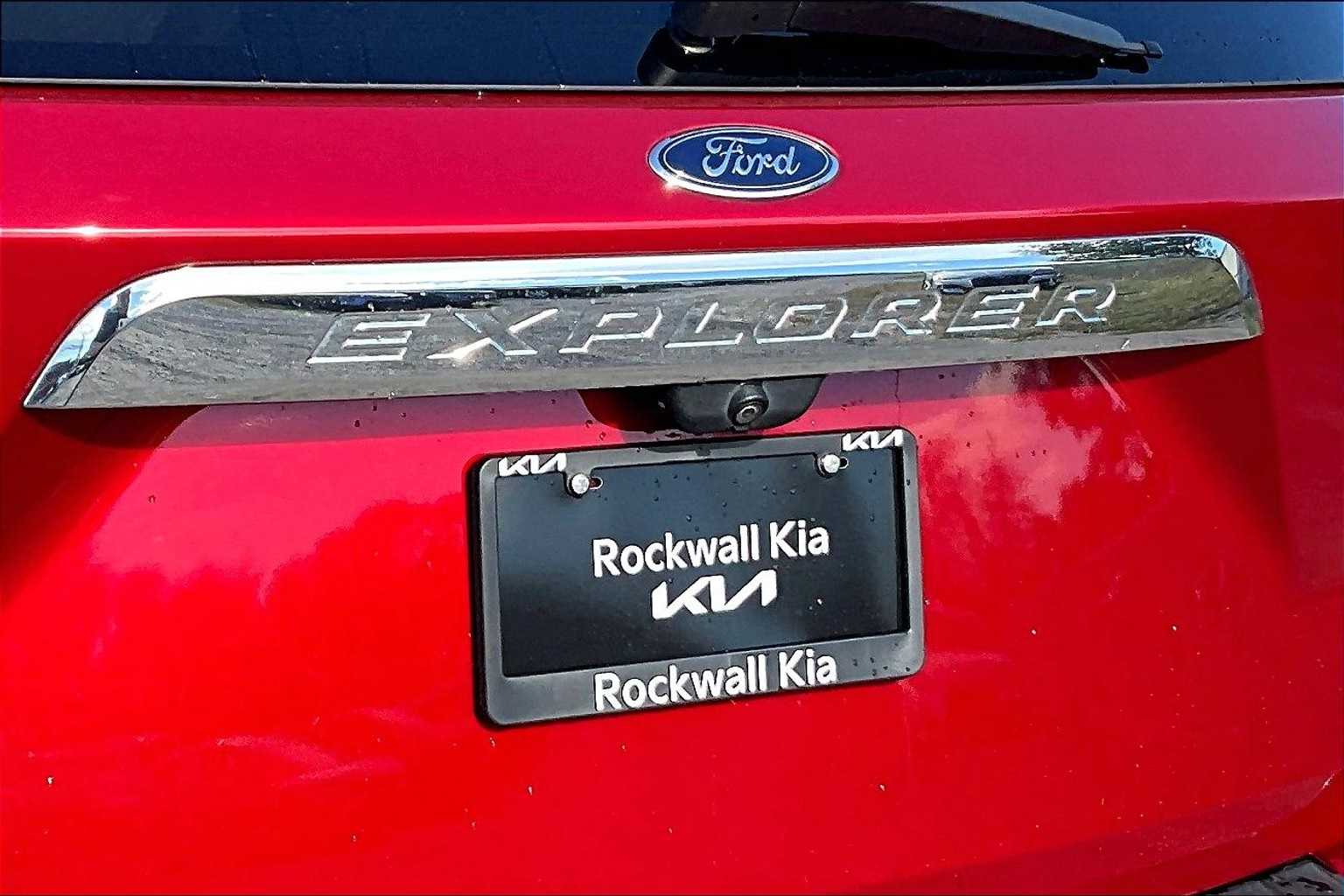 Thumbnail: 2021 Ford Explorer - 32