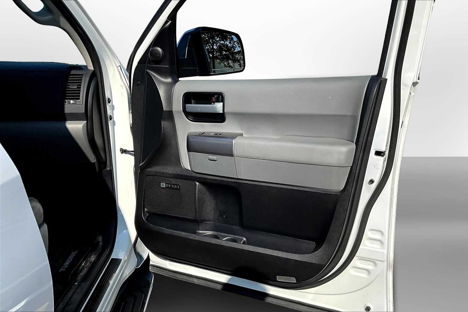 Thumbnail: 2020 Toyota Sequoia - 19