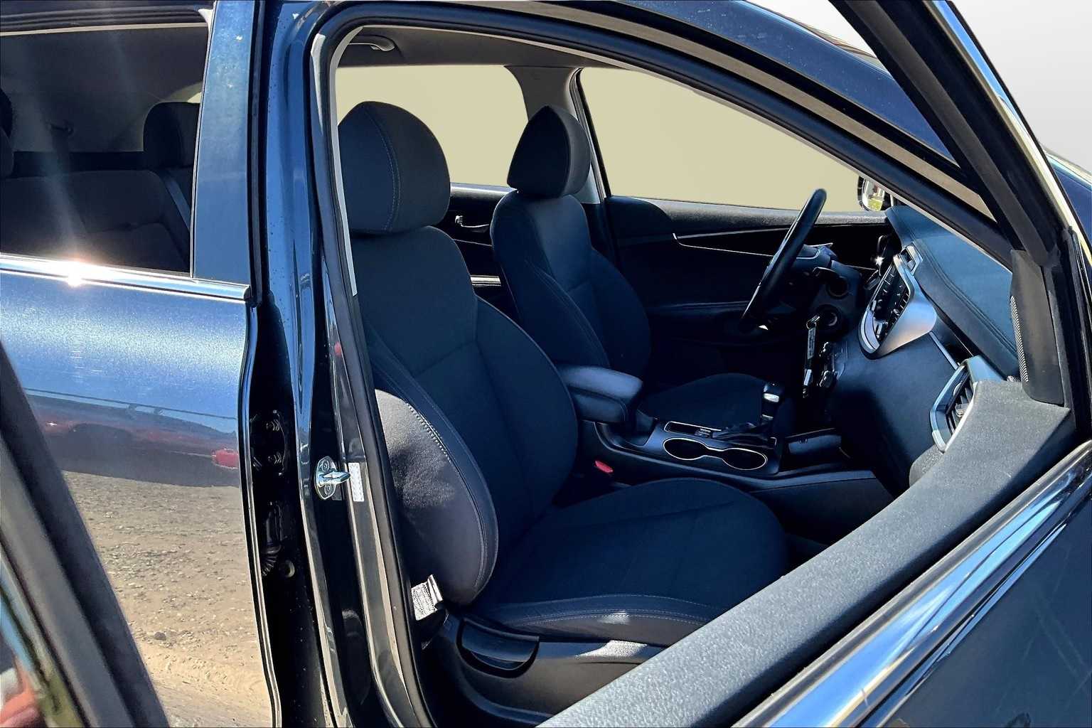 Thumbnail: 2019 Kia Sorento - 7