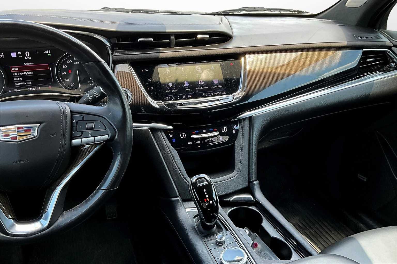Thumbnail: 2021 Cadillac XT6 - 6