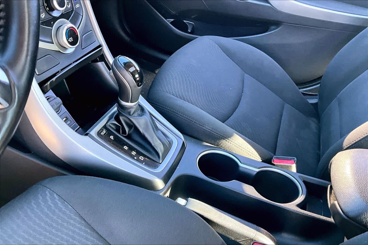 Thumbnail: 2015 Hyundai Elantra - 13