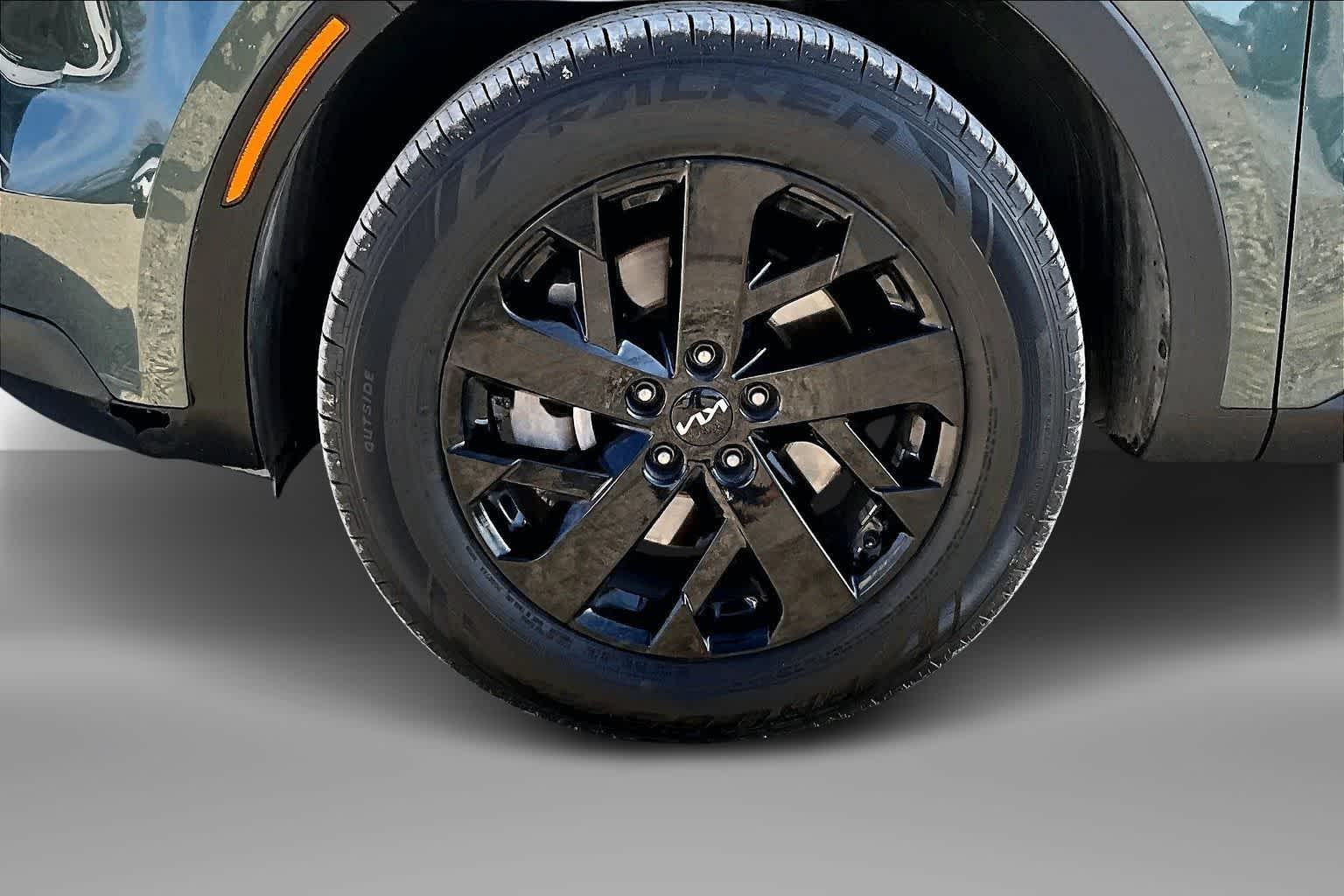 Thumbnail: 2022 Kia Sorento - 8