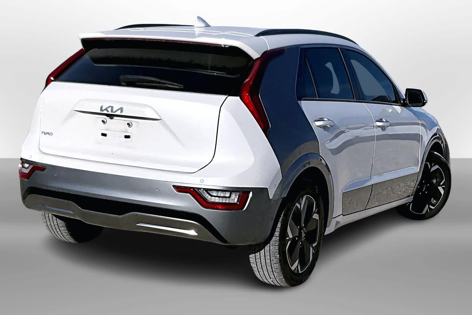 Thumbnail: 2023 Kia Niro - 2