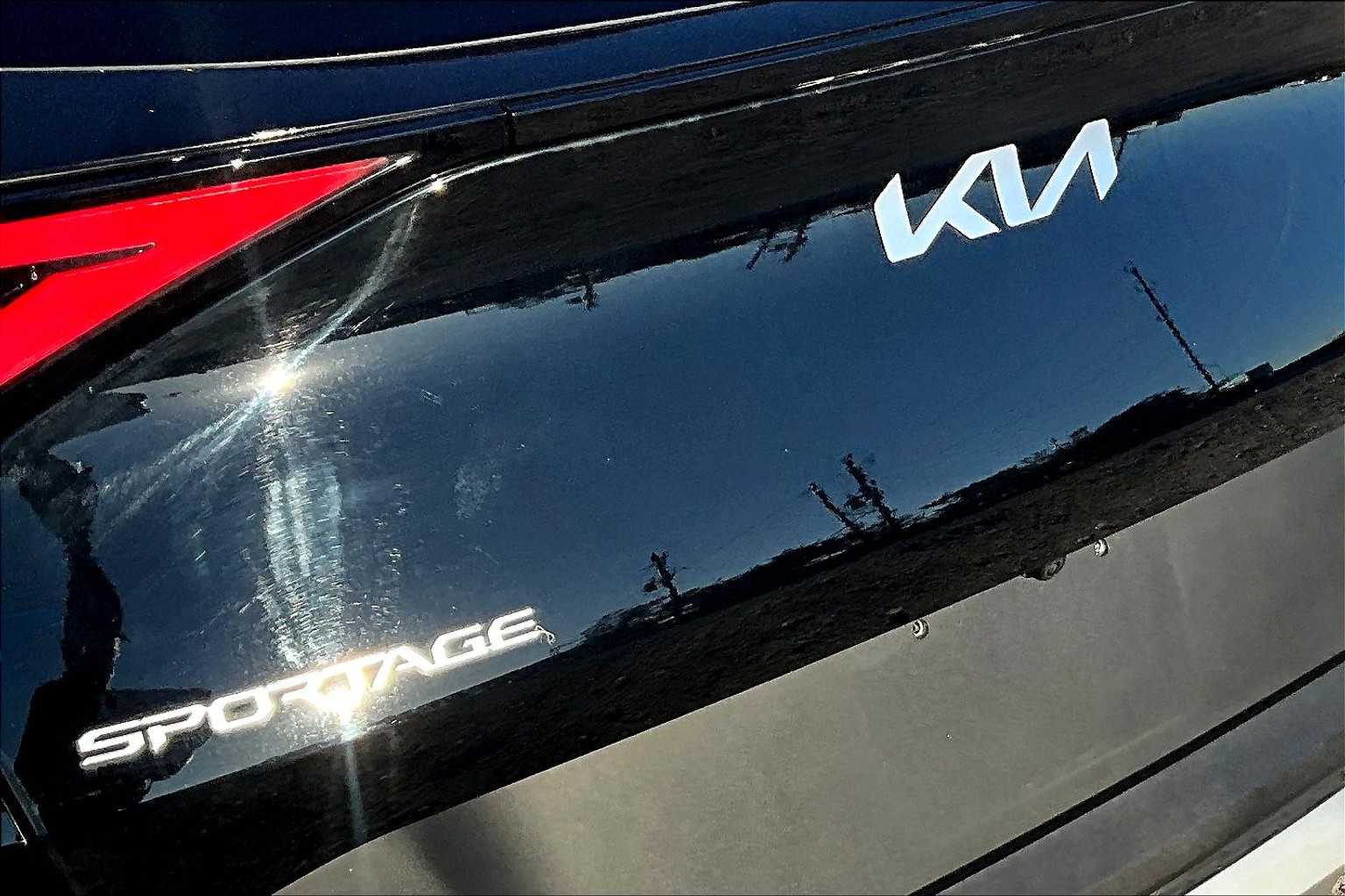 Thumbnail: 2023 Kia Sportage - 32