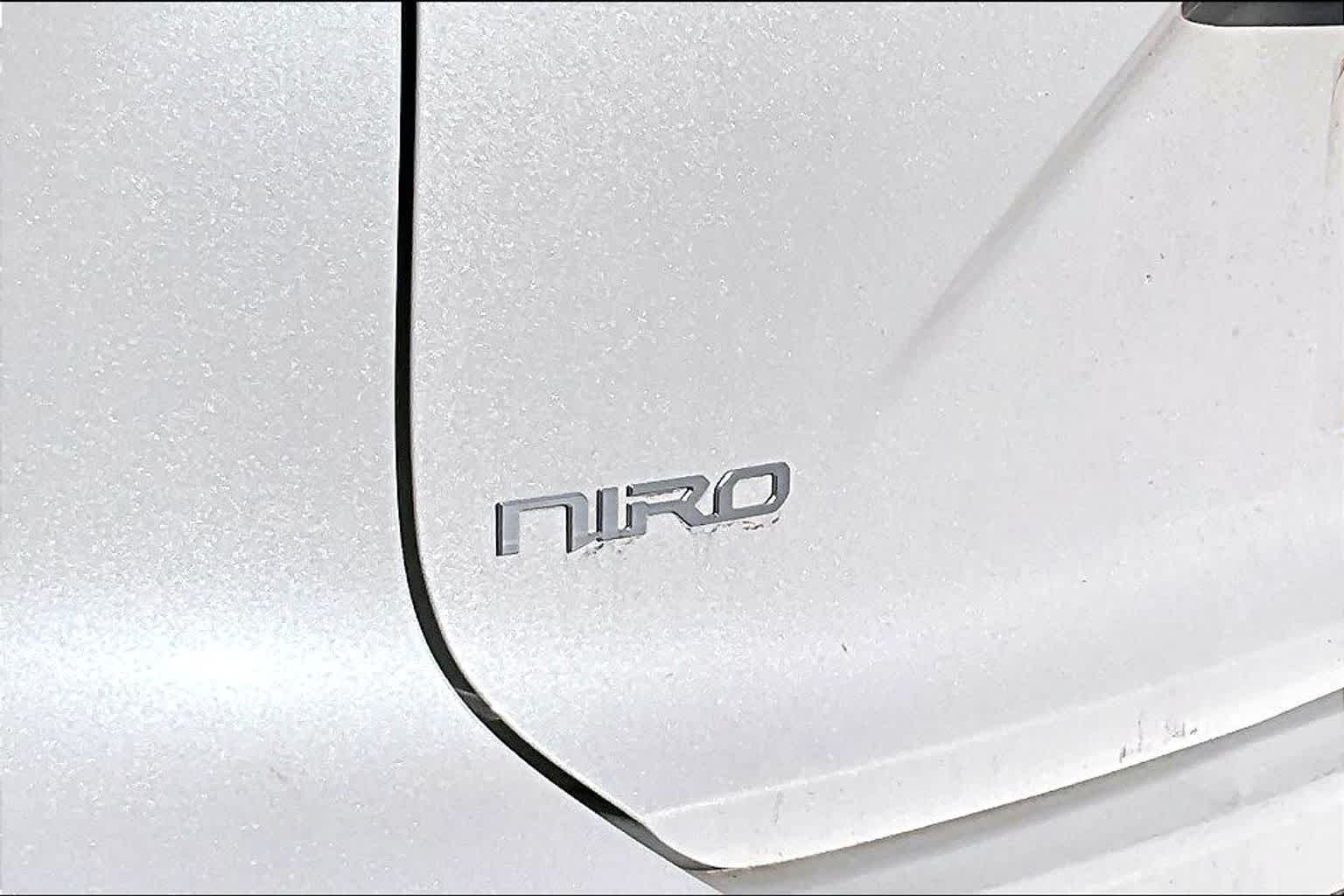 Thumbnail: 2023 Kia Niro - 27