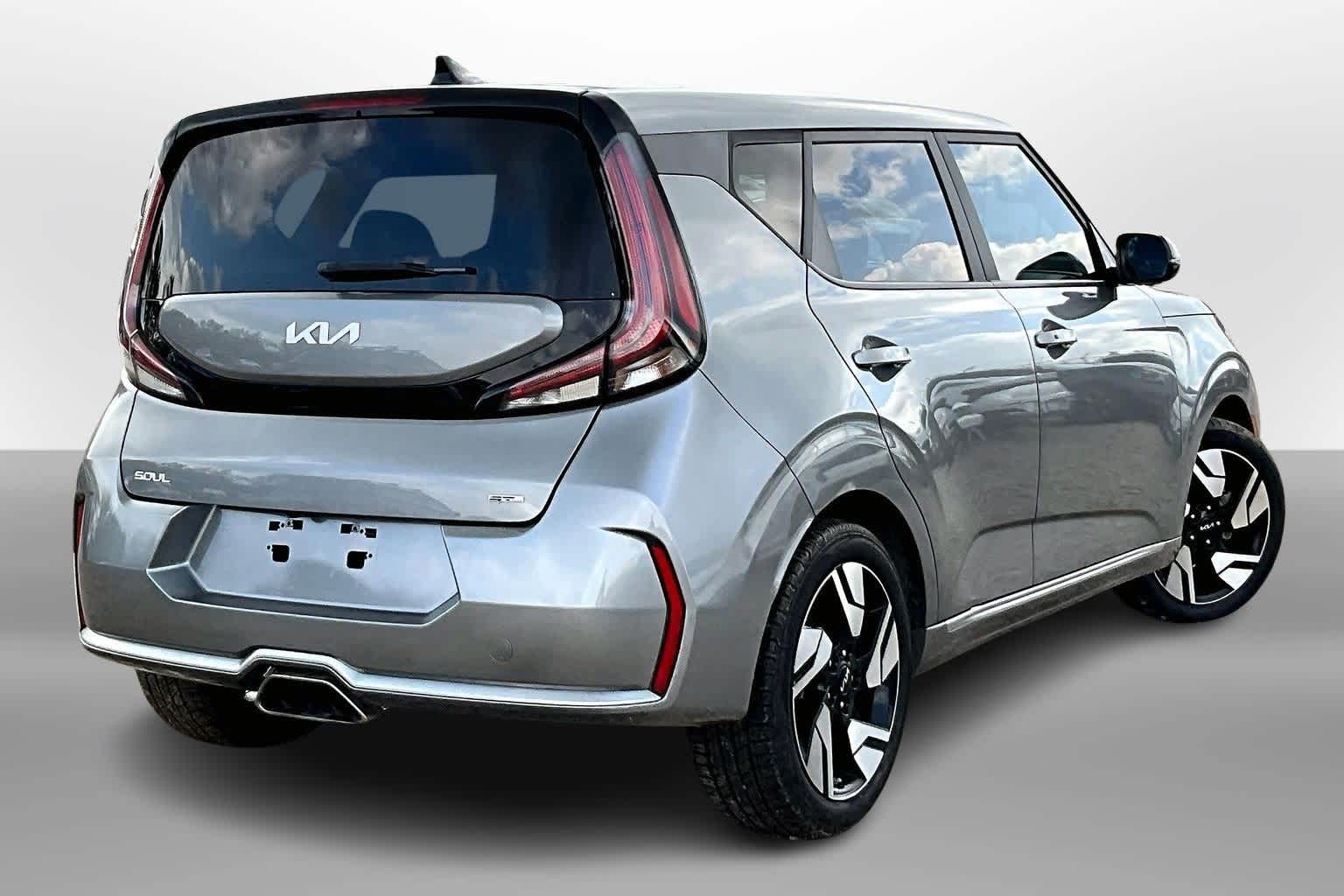 2023 Kia Soul GT-Line photo 2