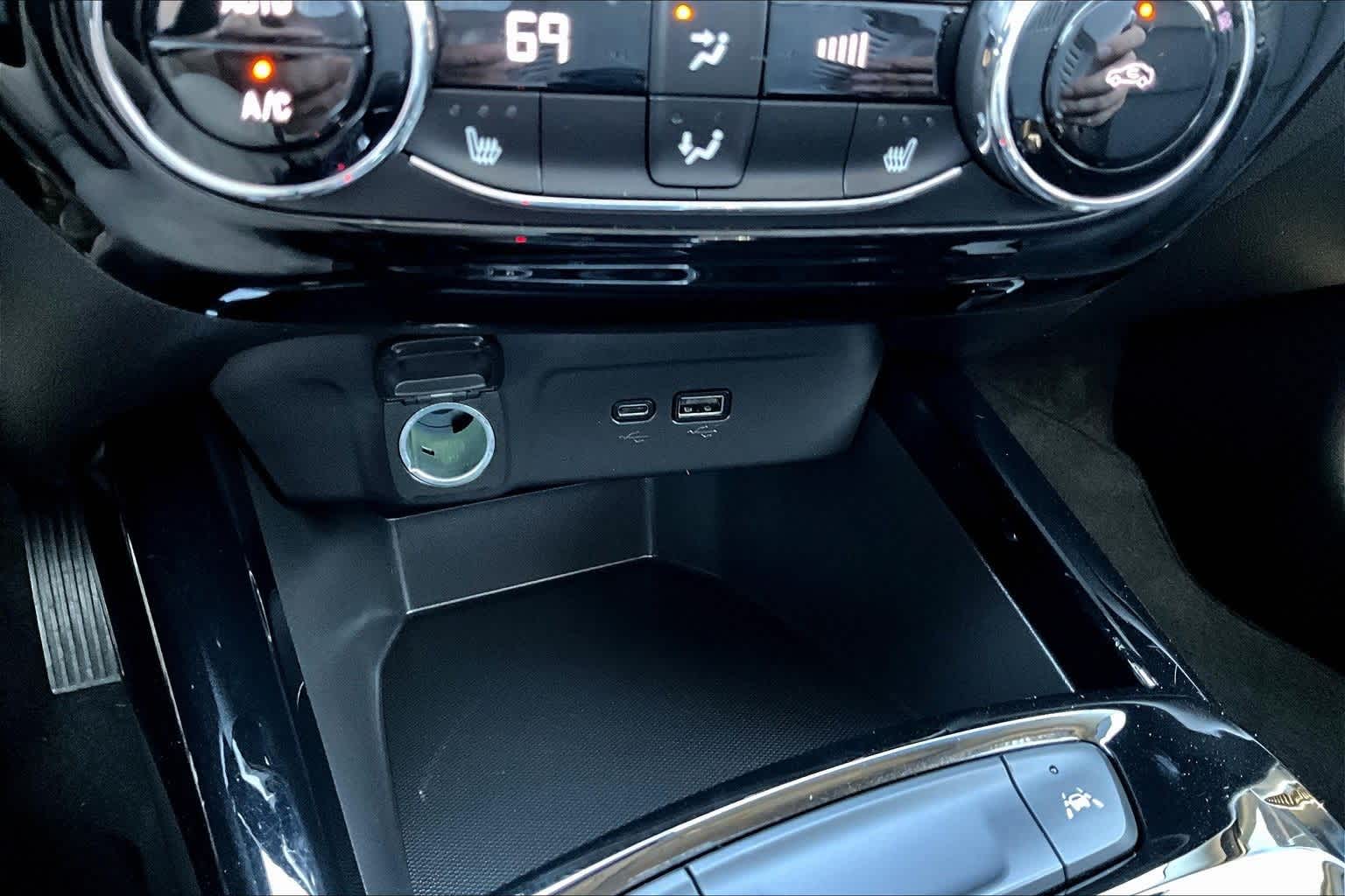 Thumbnail: 2025 Chevrolet Trax - 23