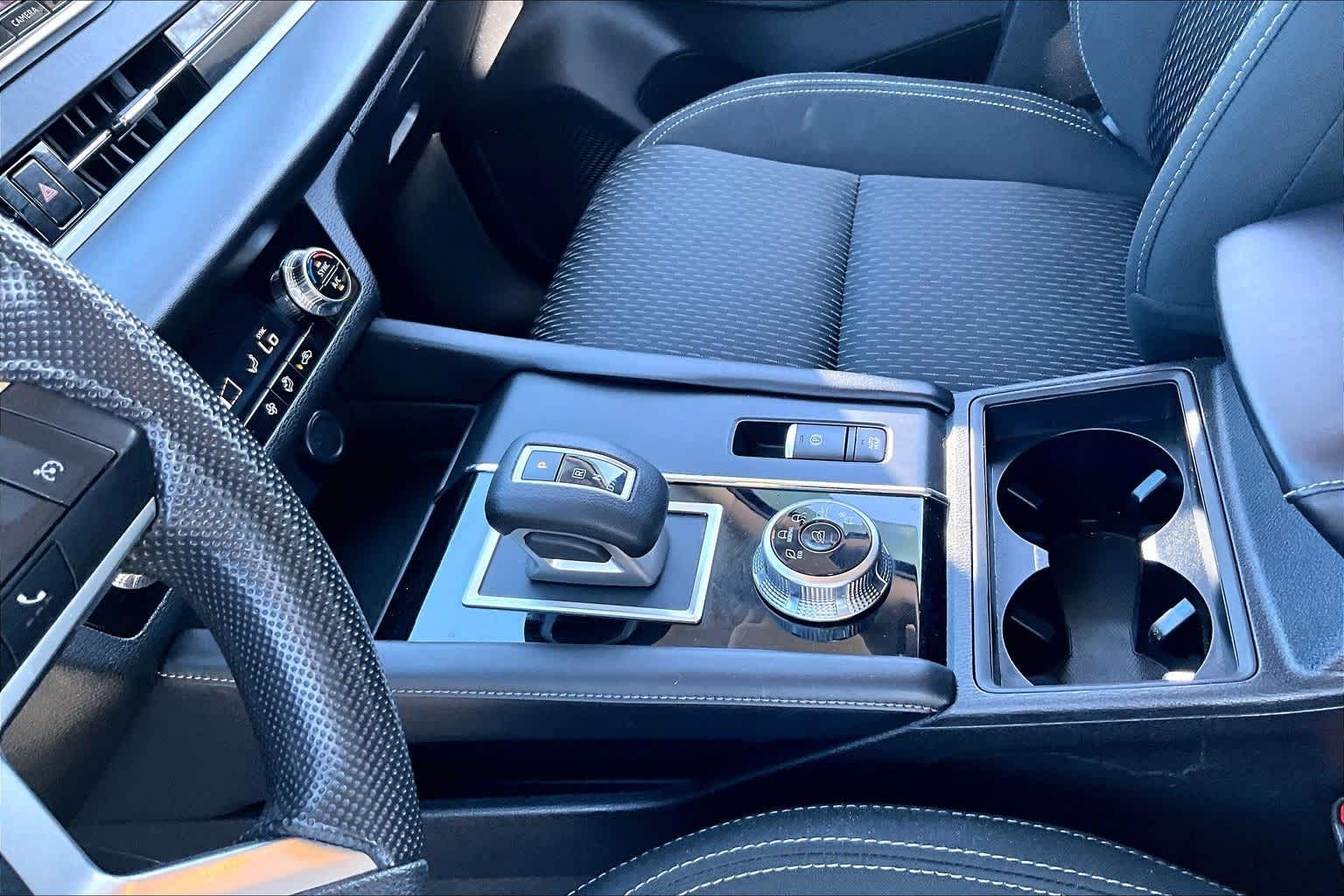 Thumbnail: 2022 Mitsubishi Outlander - 13