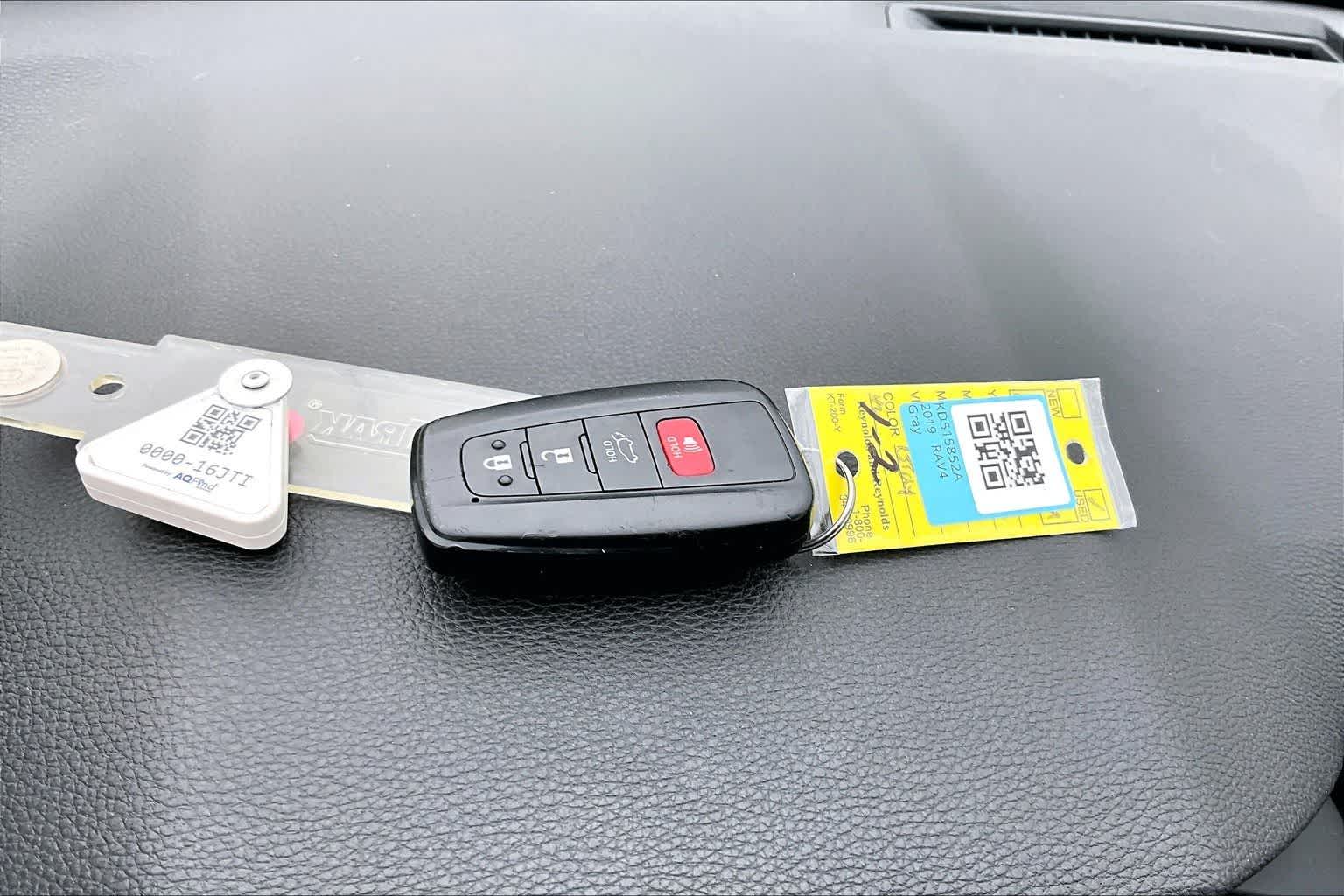 Thumbnail: 2019 Toyota RAV4 - 9