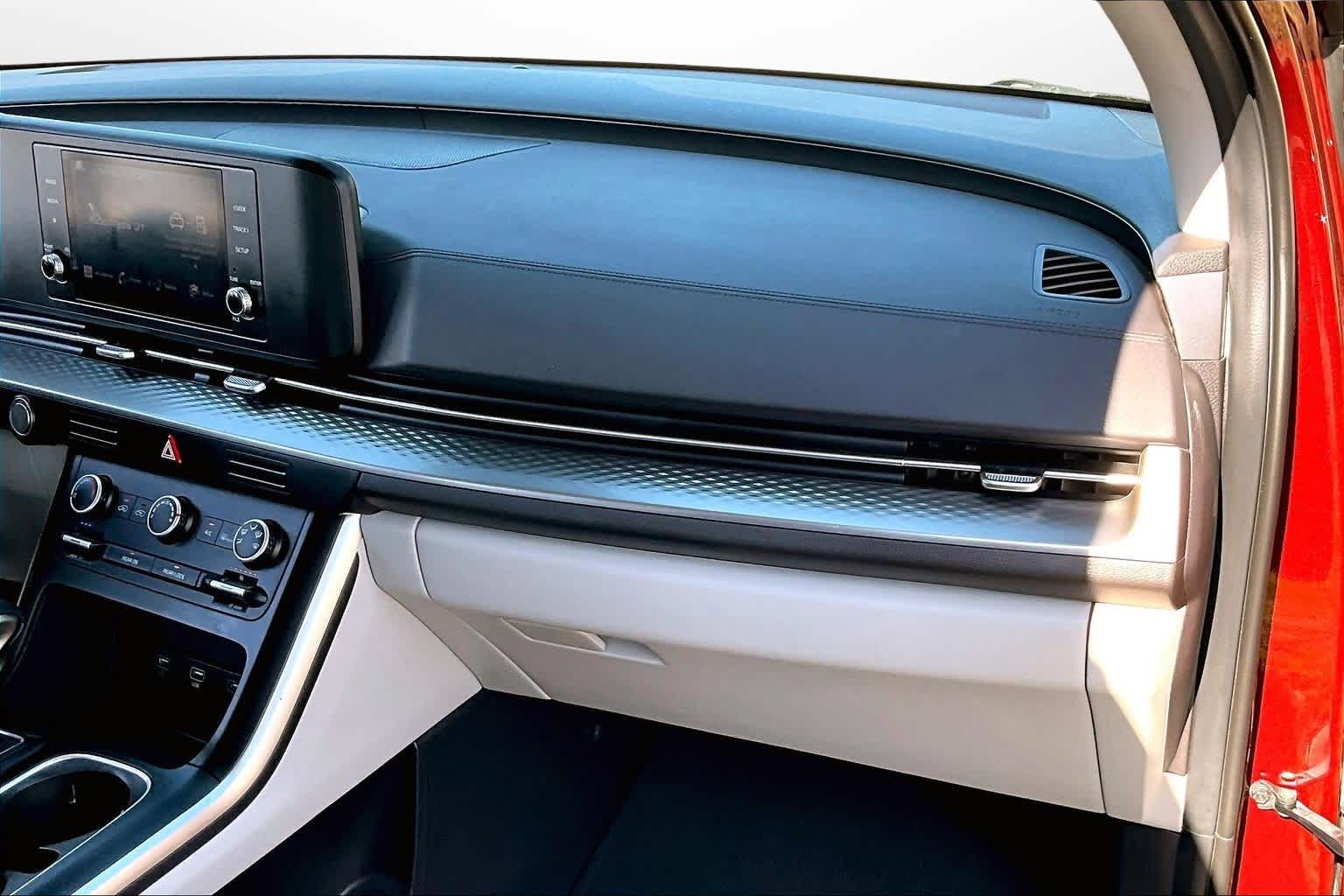 Thumbnail: 2024 Kia Carnival - 15