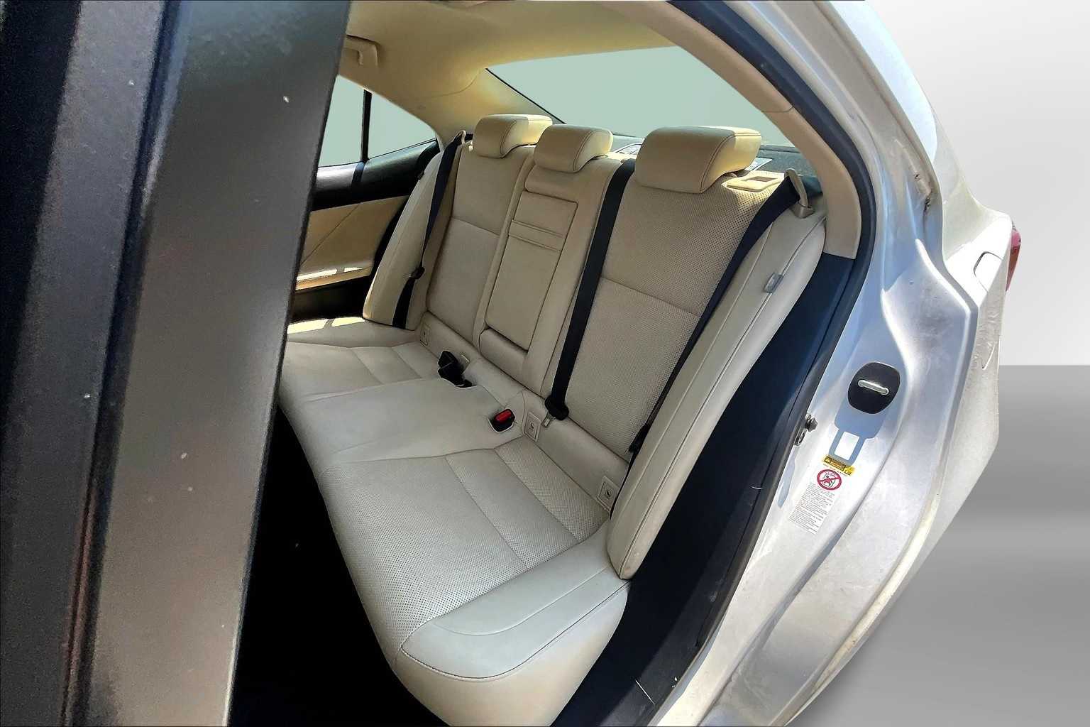 Thumbnail: 2016 Lexus IS - 25