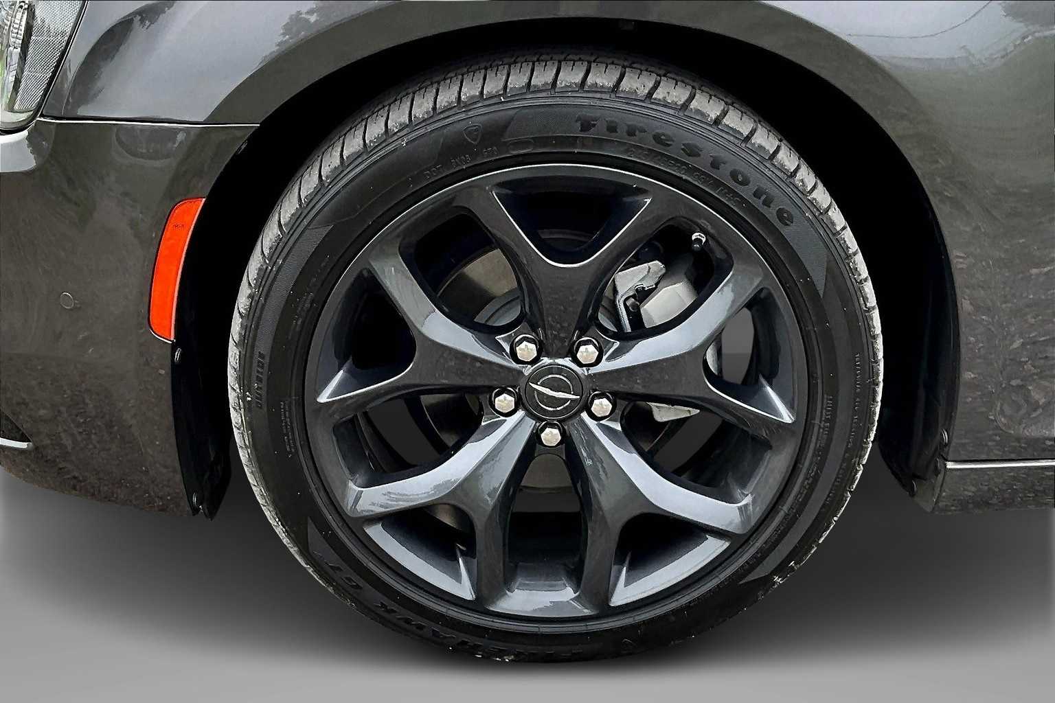 Thumbnail: 2023 Chrysler 300 - 8
