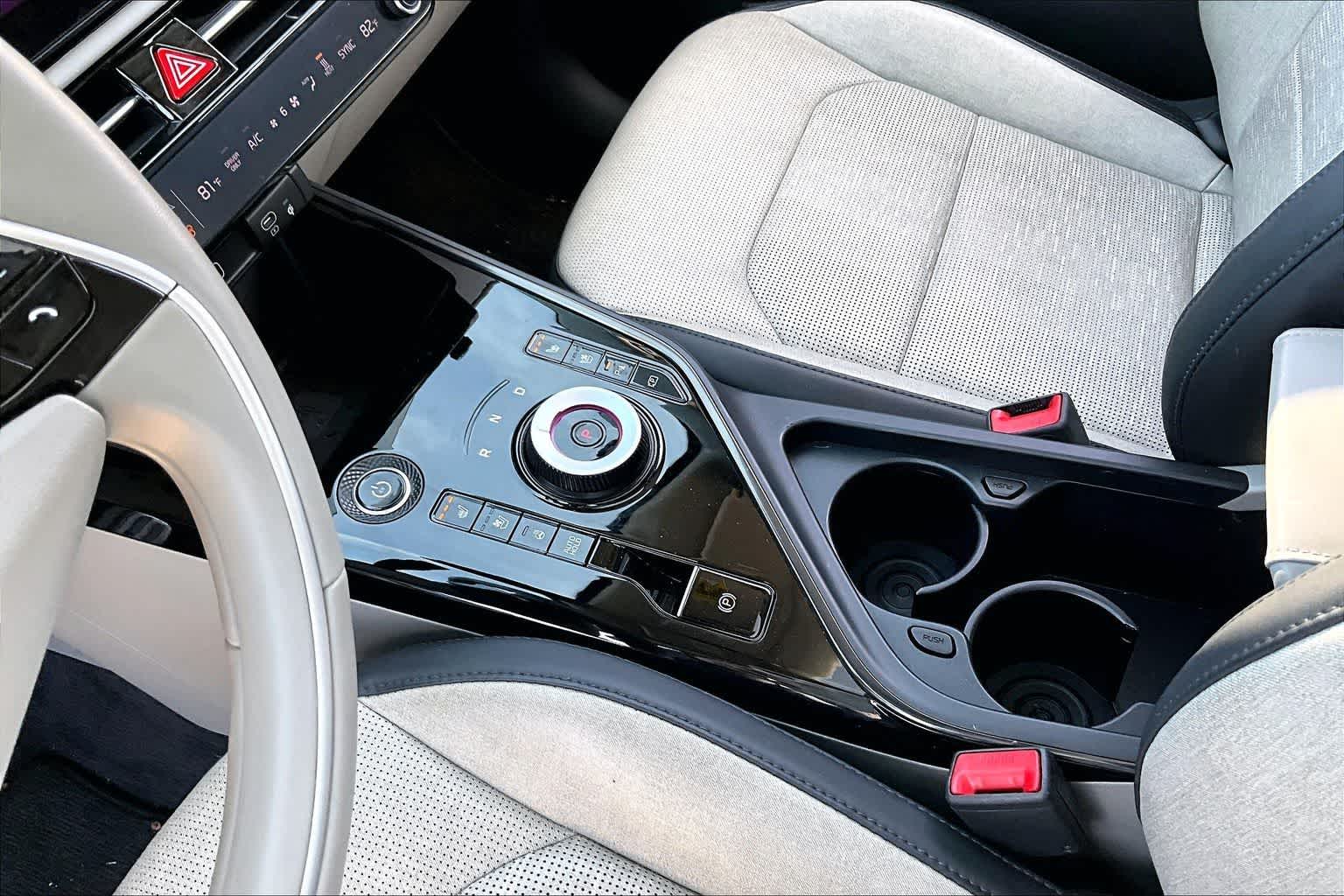 Thumbnail: 2023 Kia Niro - 13