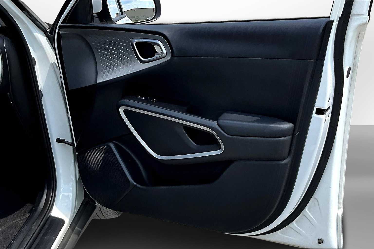 Thumbnail: 2023 Kia Soul - 18