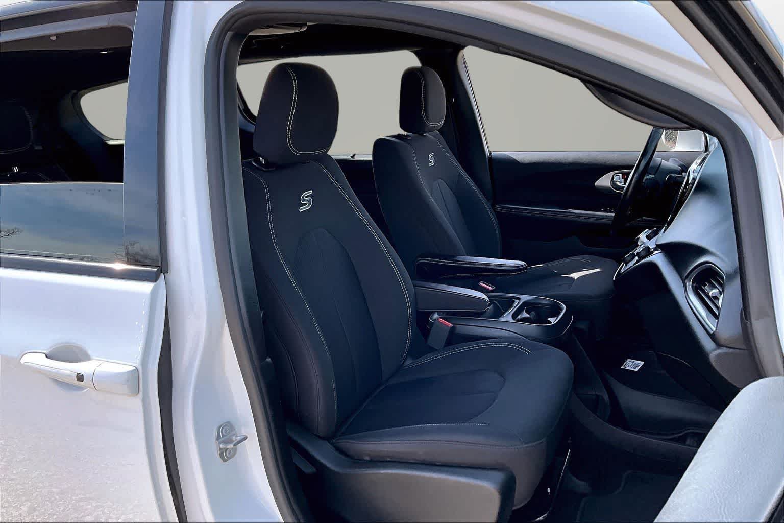 Thumbnail: 2019 Chrysler Pacifica - 7