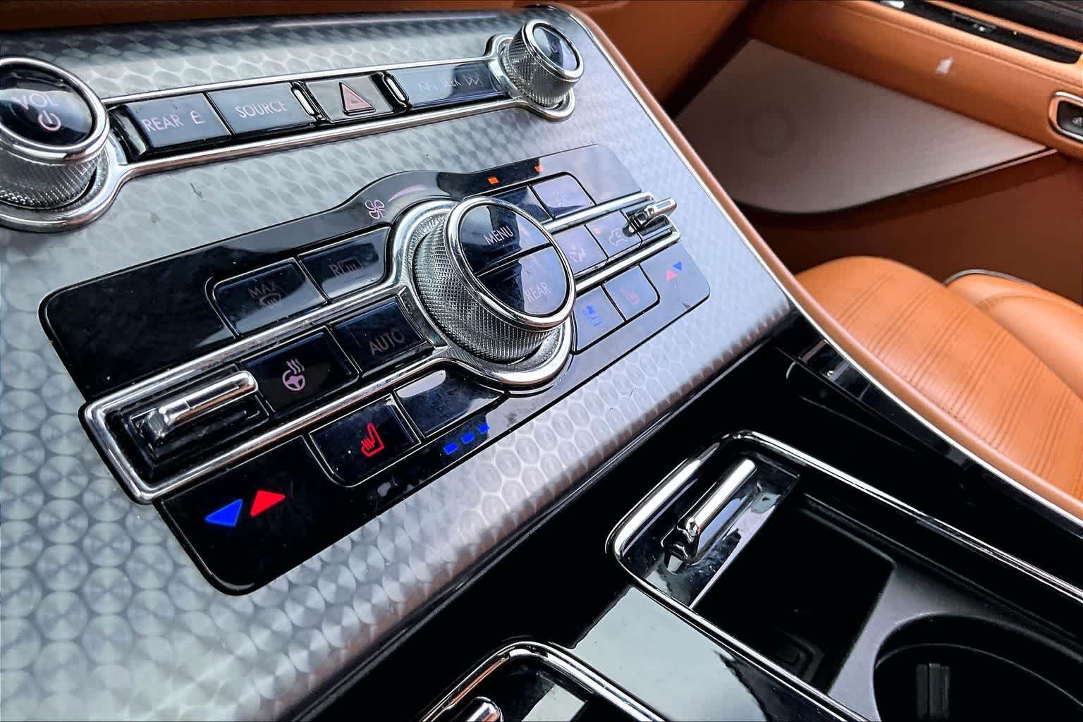 Thumbnail: 2023 Lincoln Aviator - 22