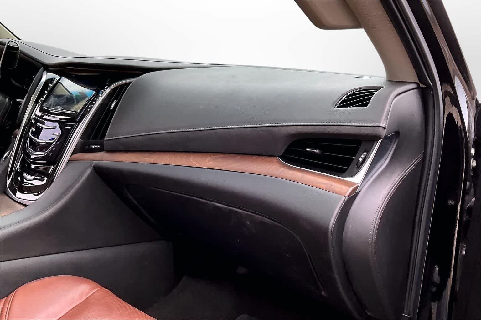 Thumbnail: 2020 Cadillac Escalade - 15