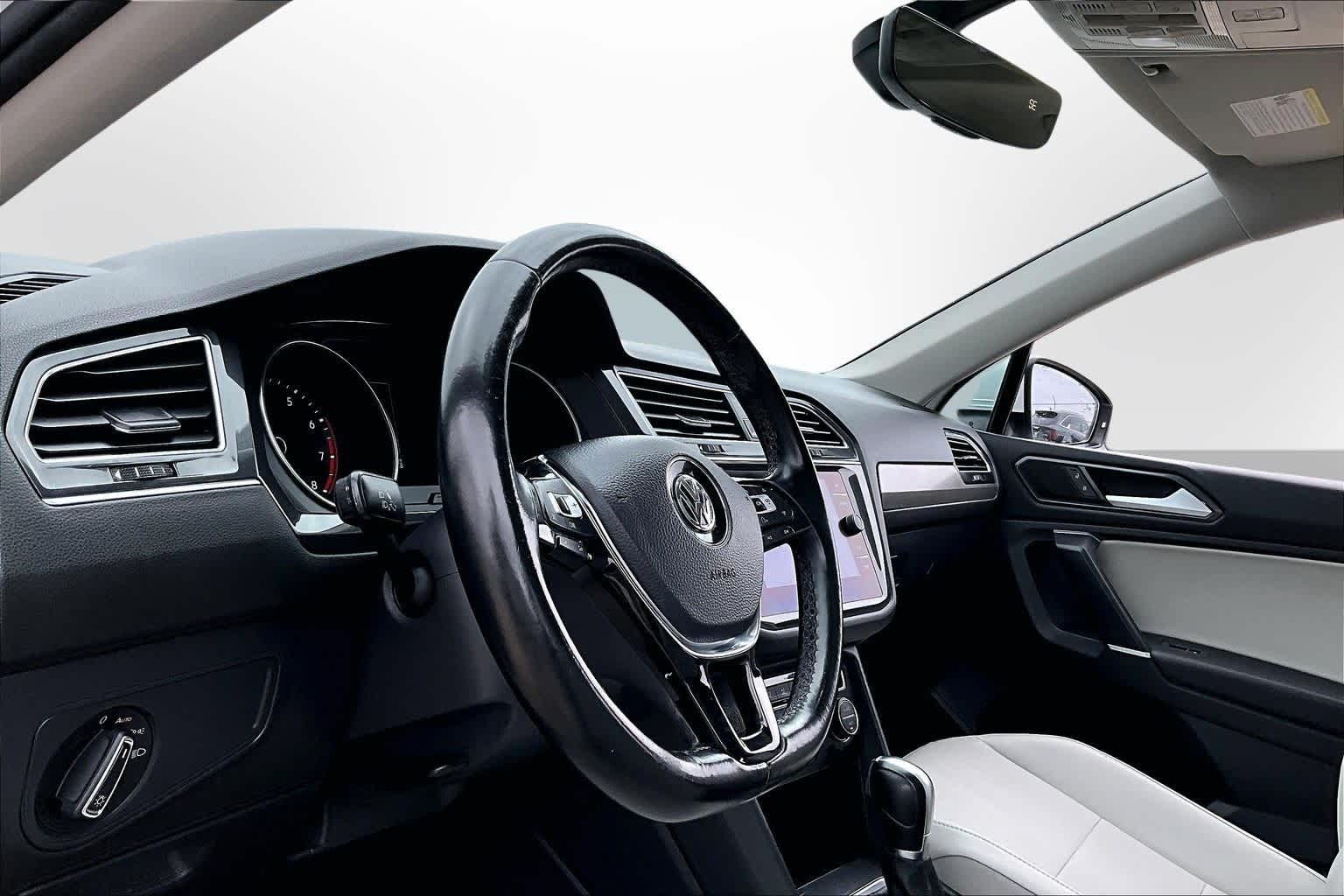 Thumbnail: 2018 Volkswagen Tiguan - 12