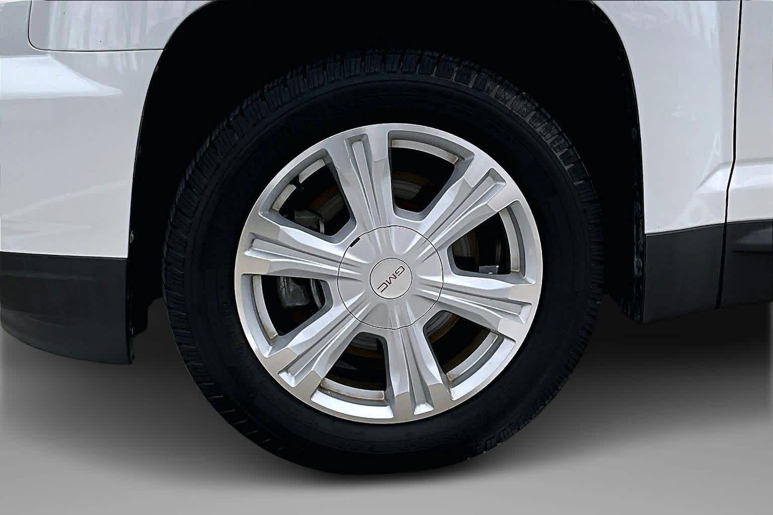 Thumbnail: 2017 GMC Terrain - 8