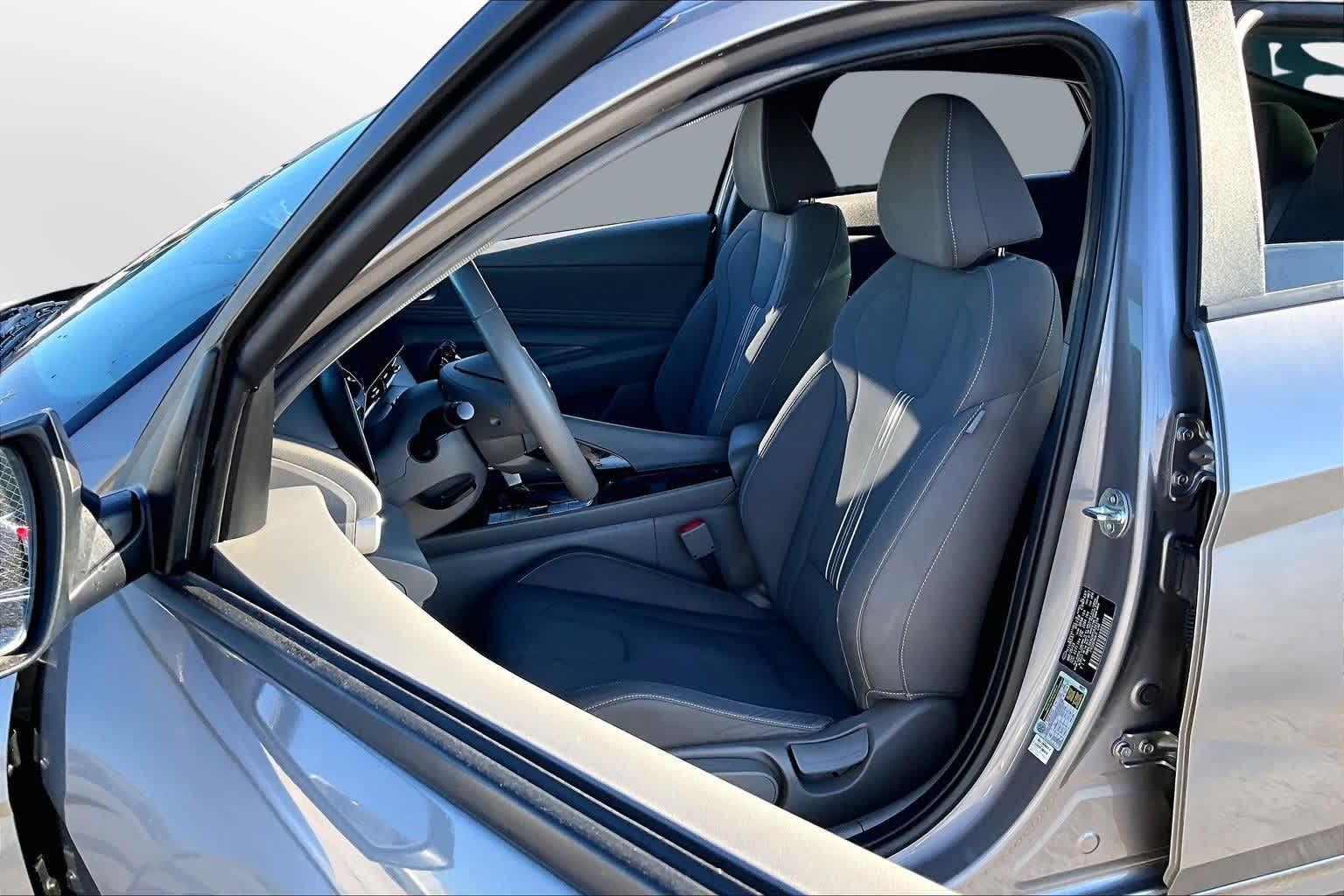 Thumbnail: 2023 Hyundai Elantra - 25